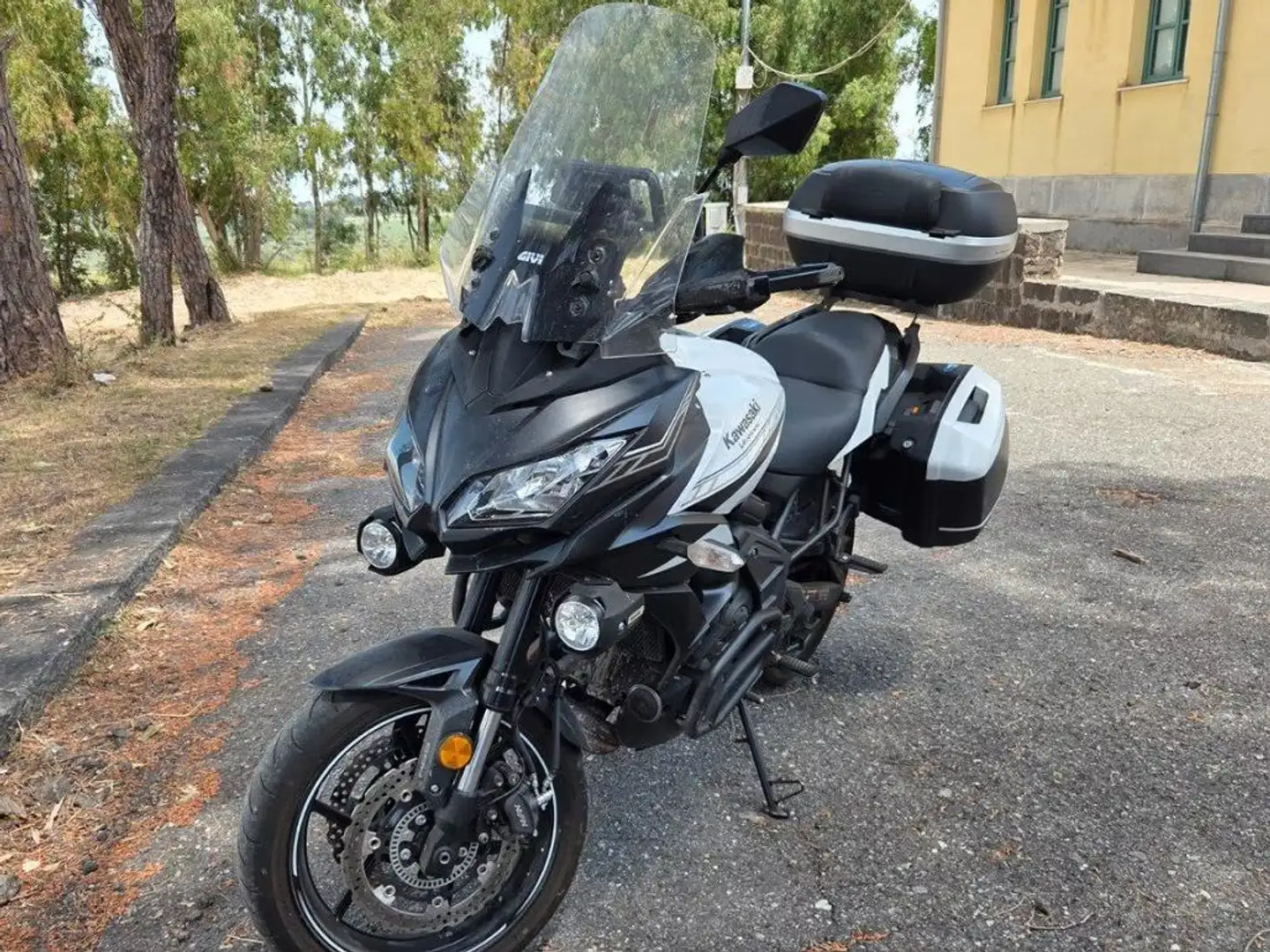 Kawasaki Versys 650 Tourer Plus Blanc - 1