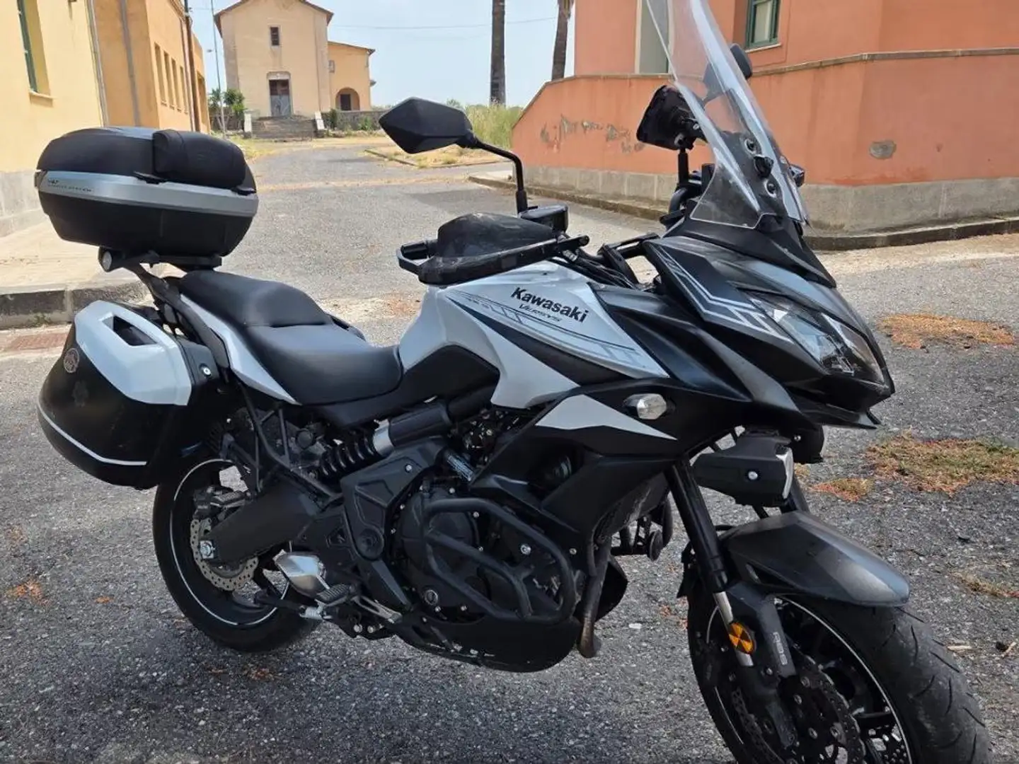 Kawasaki Versys 650 Tourer Plus Blanc - 2