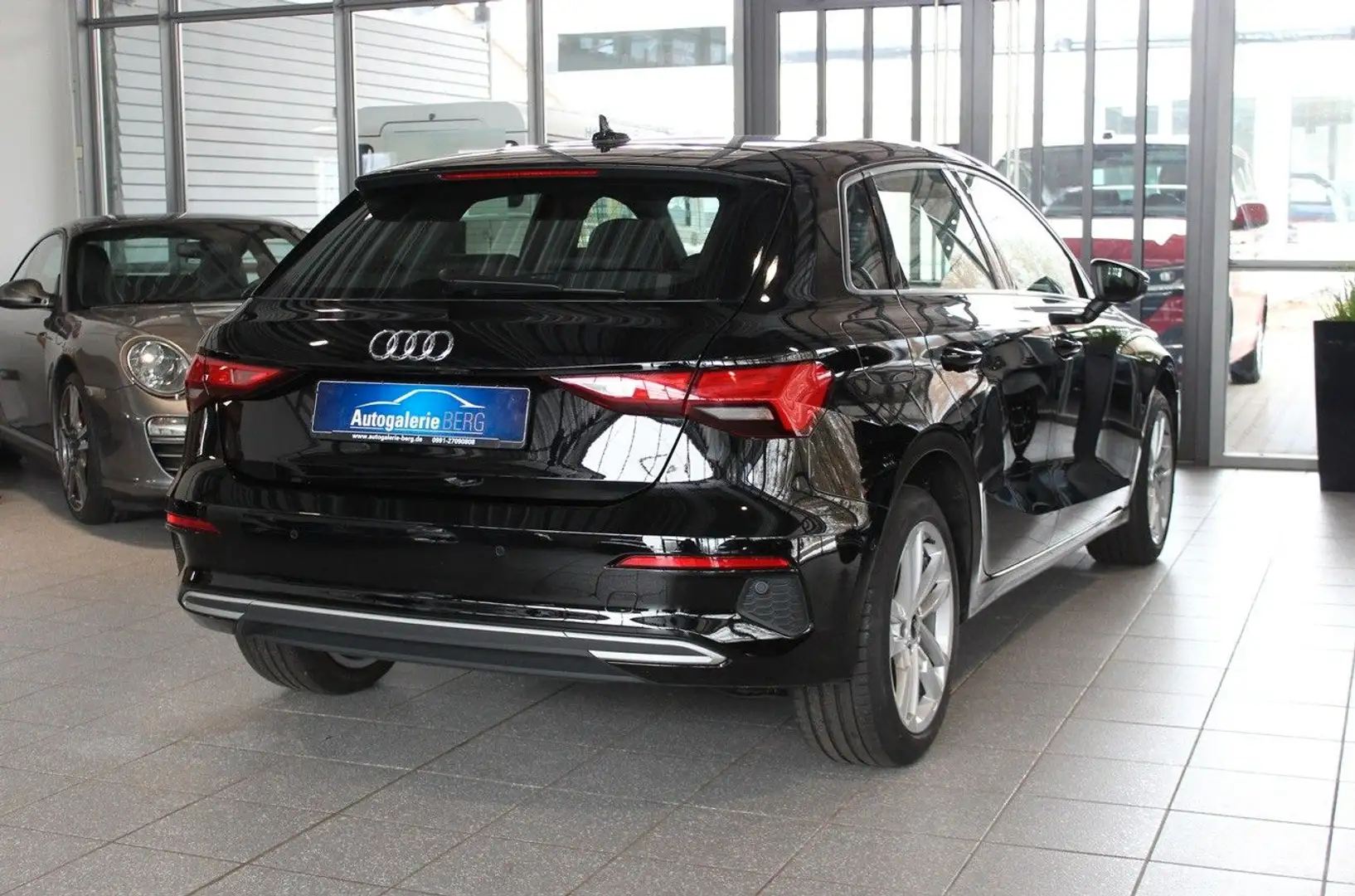 Audi A3 Sportback 40 TFSI e advanced CarPlay Park Ass Schwarz - 2