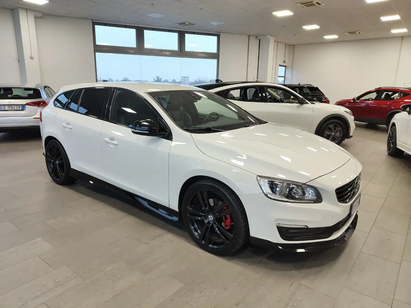 Volvo V60 2.0 D2 120cv  Geartronic Pelle Navi Cerchi 19” Bianco - 2
