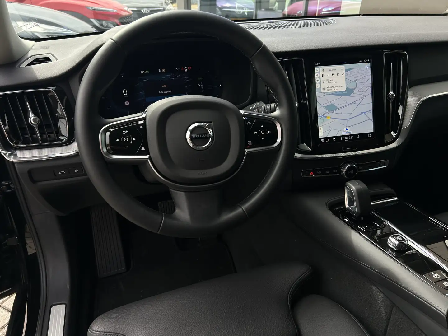 Volvo V60 2.0 T6 Plug-in hybrid AWD Plus Dark Schwarz - 2
