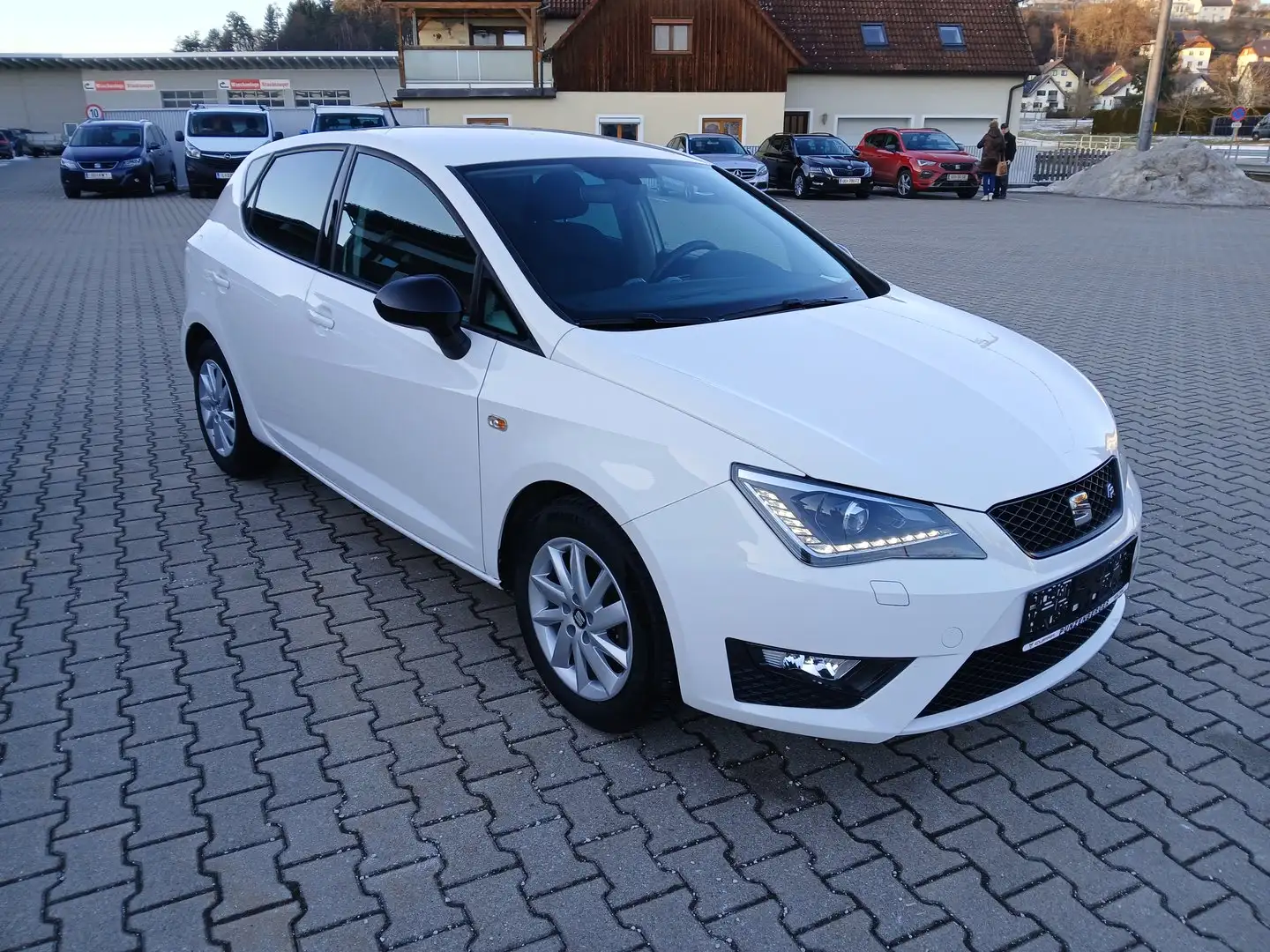 SEAT Ibiza 5-Türer FR TSI Weiß - 1