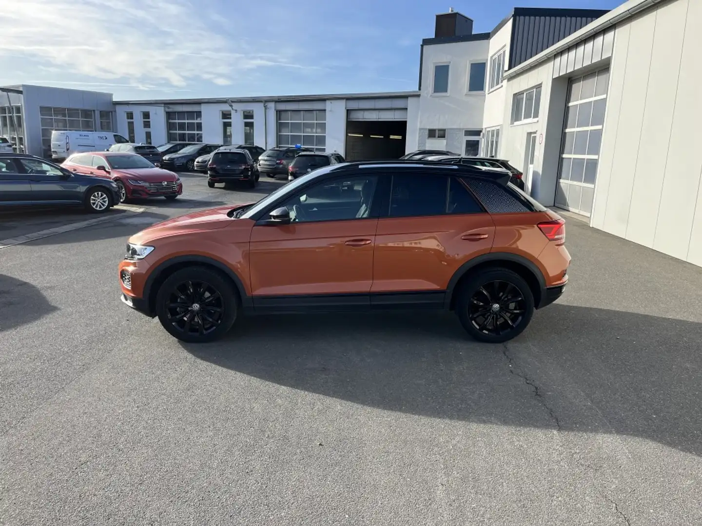 Volkswagen T-Roc 2.0 TDI DSG Style 150€ m. 20% Anzahlung AHK Navi Orange - 2