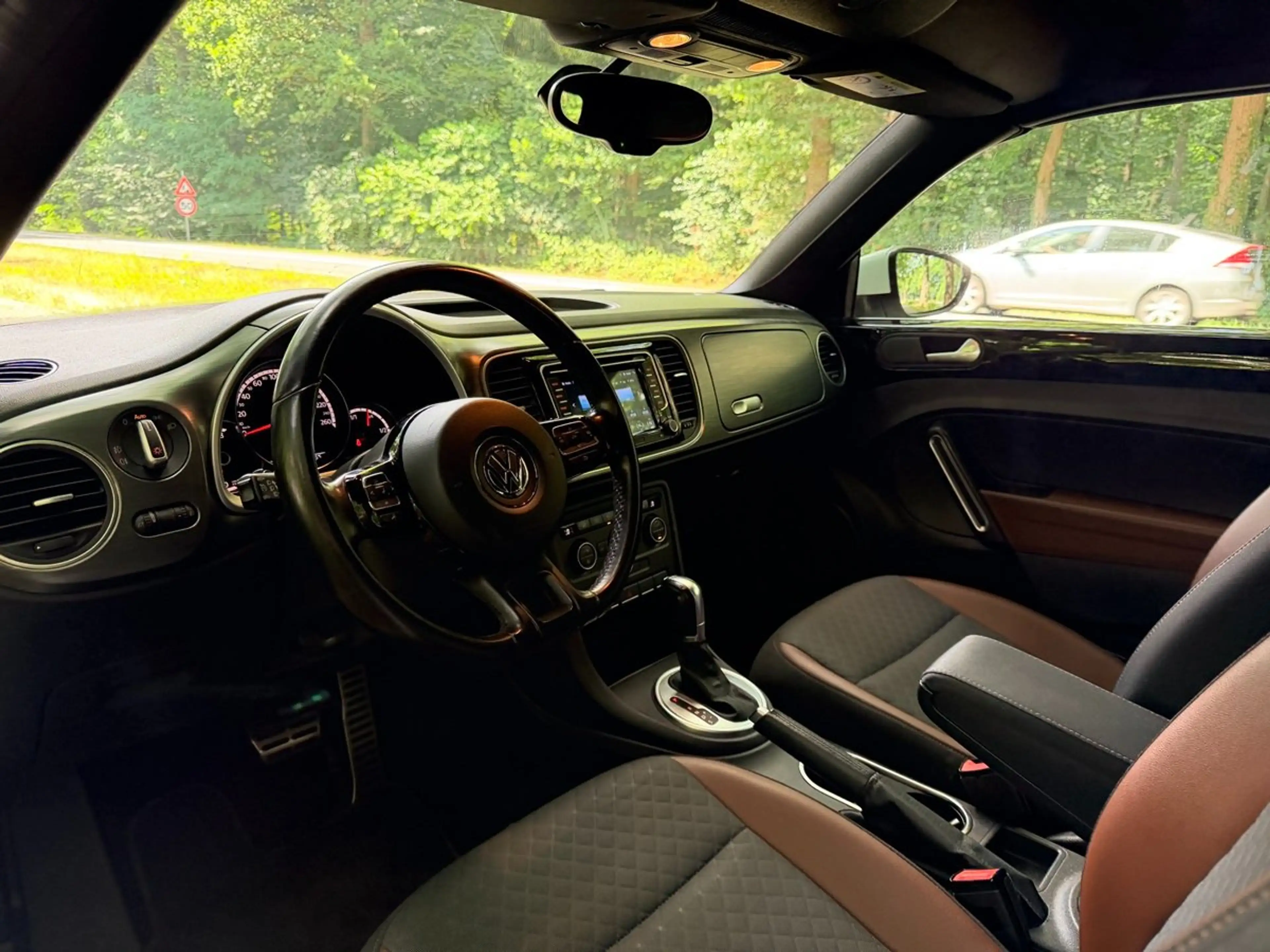 Volkswagen Beetle Cabrio 1.2 TSI Design Aut., Xenon/LED, Cruise, ECC — photo 10