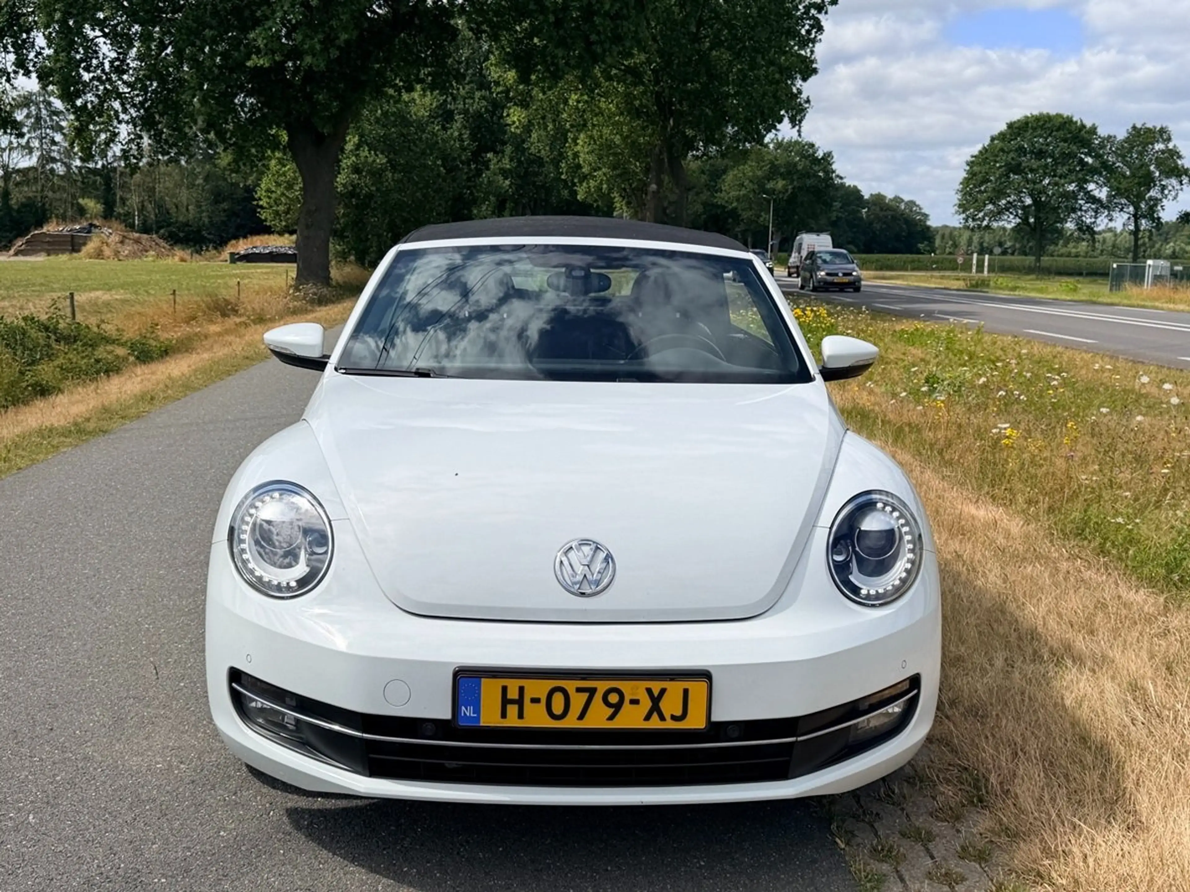 Volkswagen Beetle Cabrio 1.2 TSI Design Aut., Xenon/LED, Cruise, ECC — photo 9