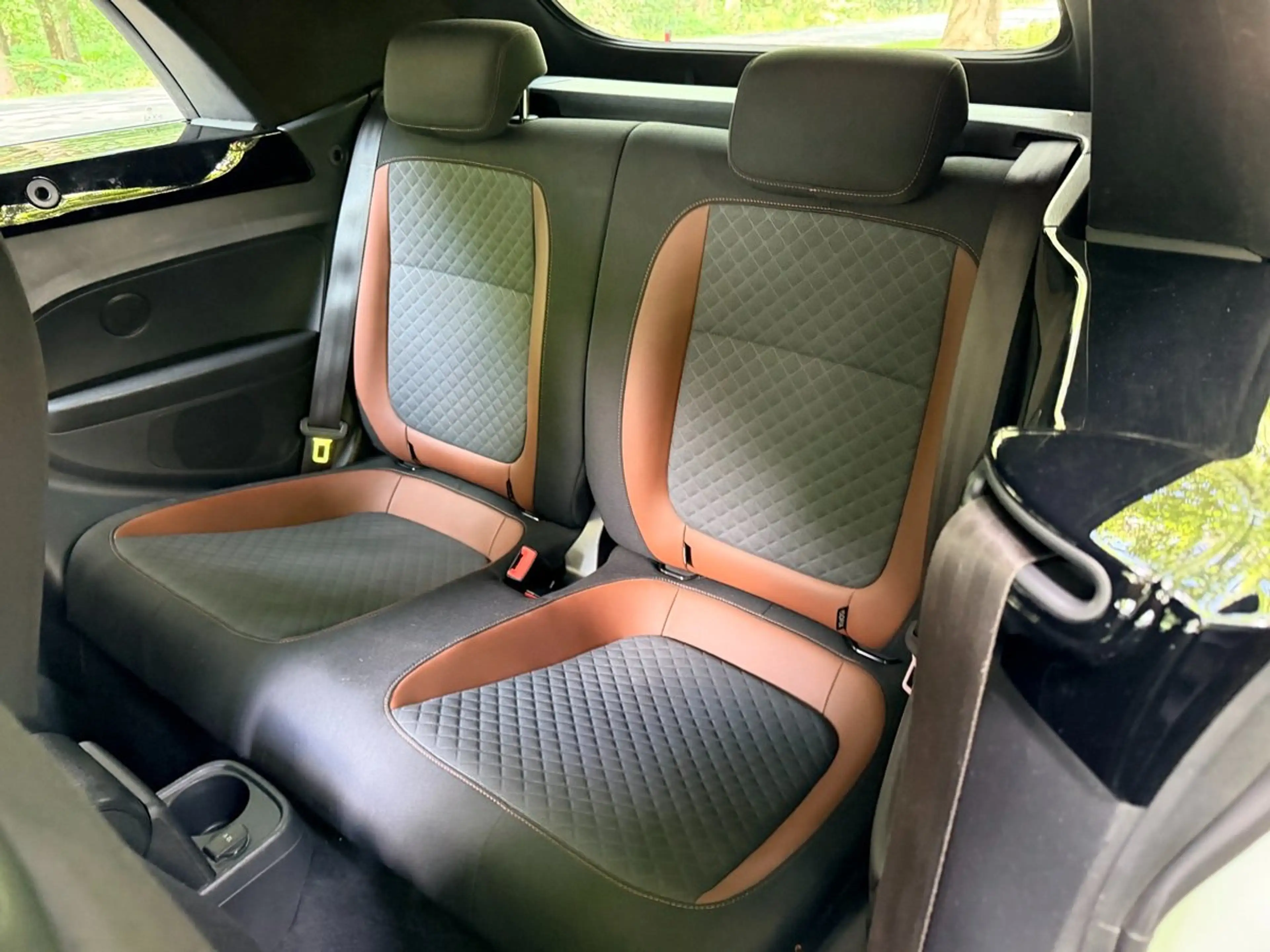 Volkswagen Beetle Cabrio 1.2 TSI Design Aut., Xenon/LED, Cruise, ECC — photo 11
