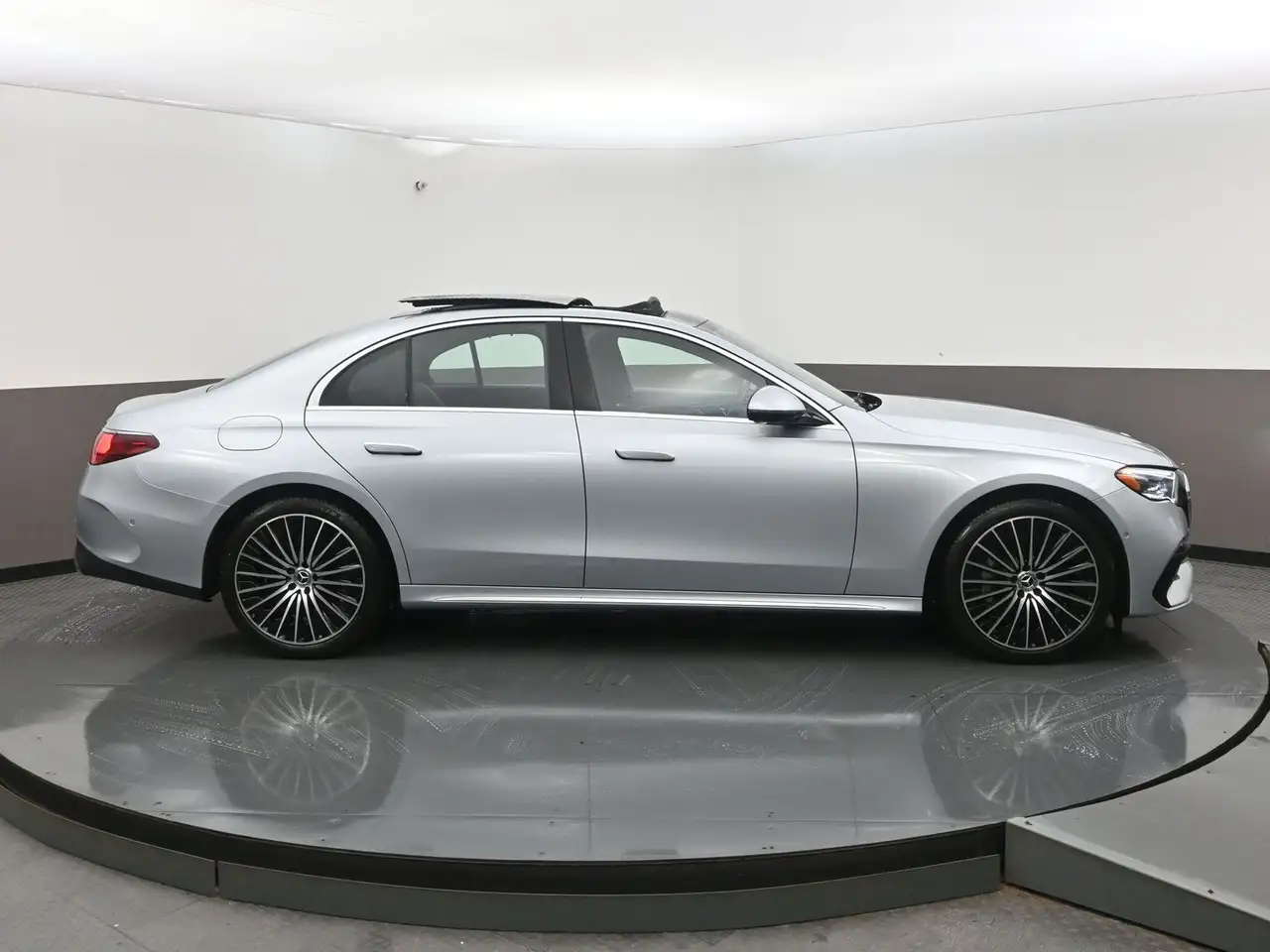Mercedes-Benz E-Class fotografie Mercedes-Benz E-Class