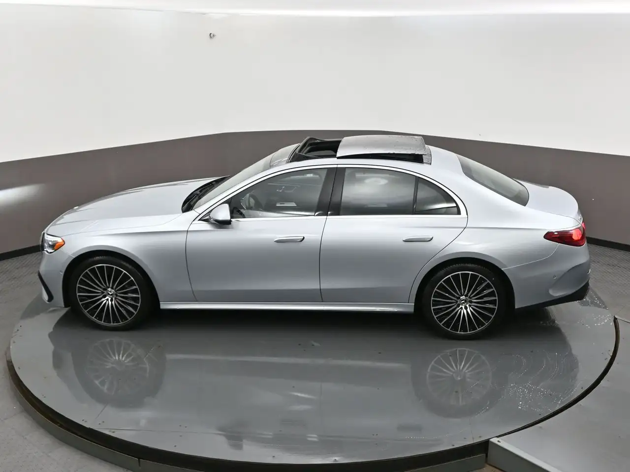Mercedes-Benz E-Class fotografie Mercedes-Benz E-Class