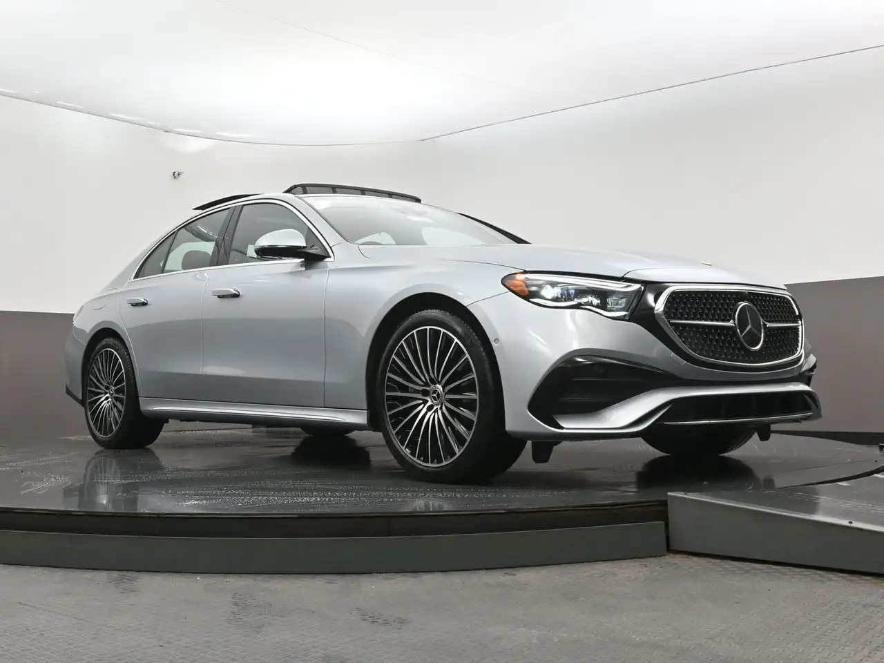 Mercedes-Benz E-Class fotografie Mercedes-Benz E-Class