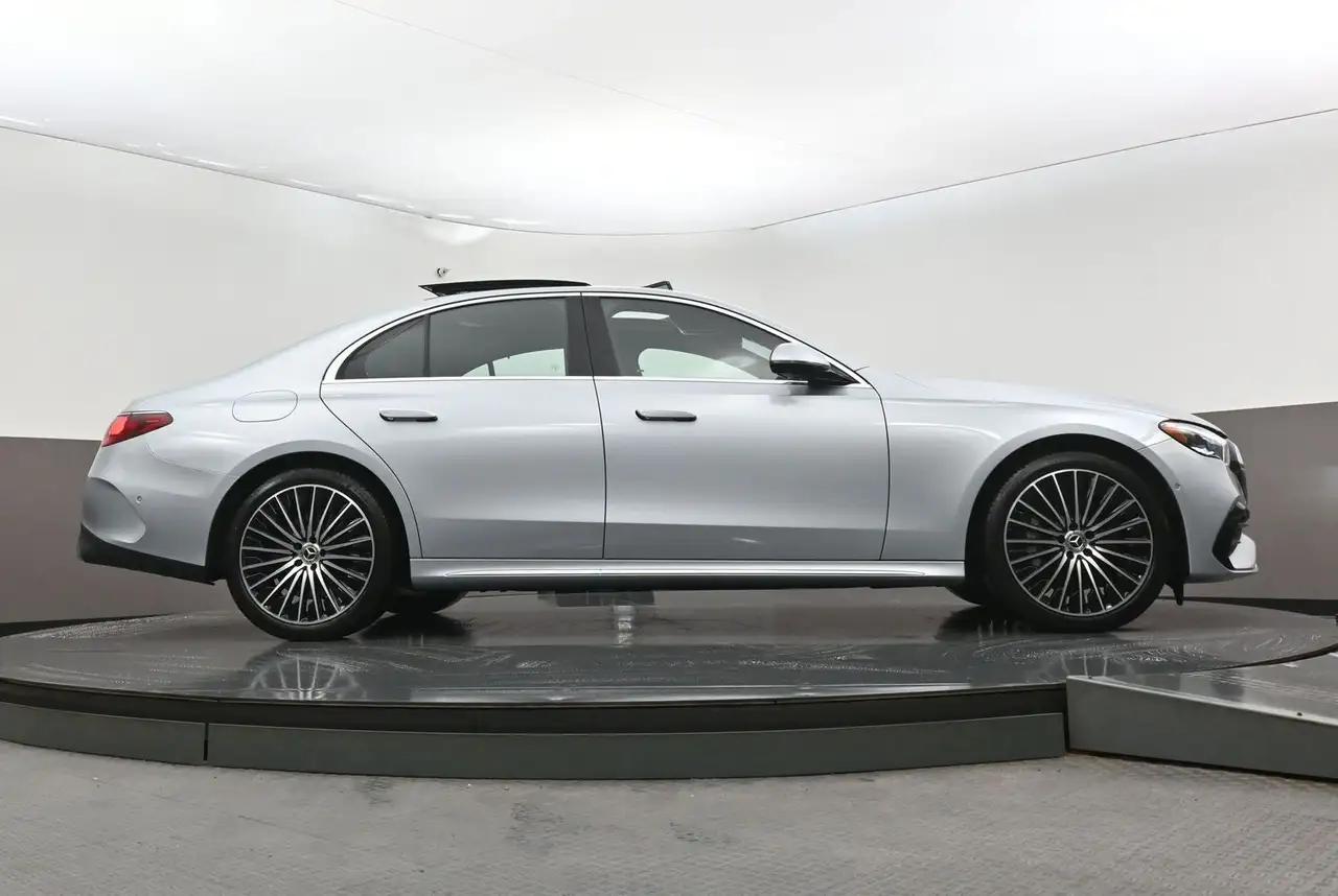 Mercedes-Benz E-Class fotografie Mercedes-Benz E-Class
