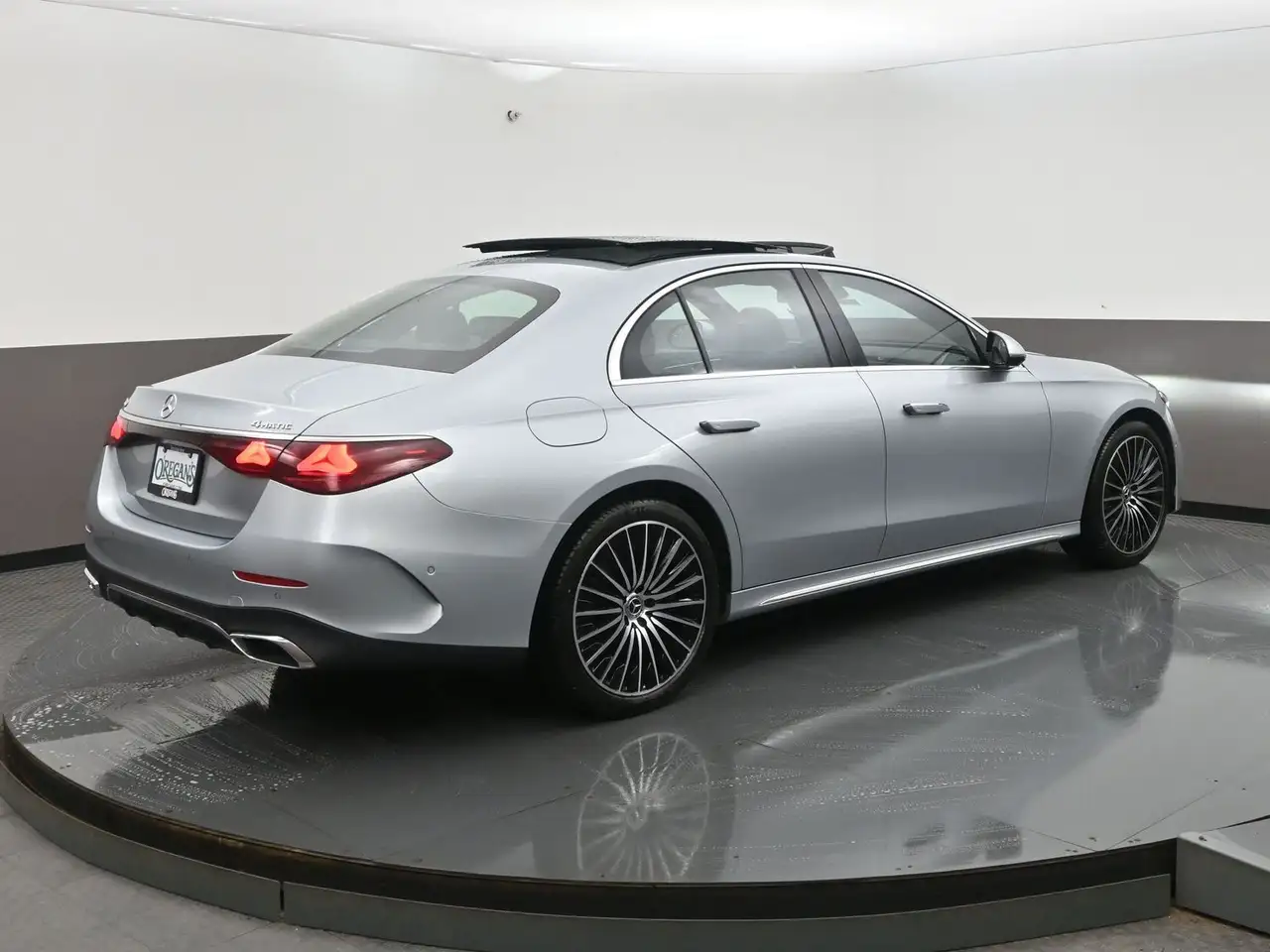 Mercedes-Benz E-Class fotografie Mercedes-Benz E-Class