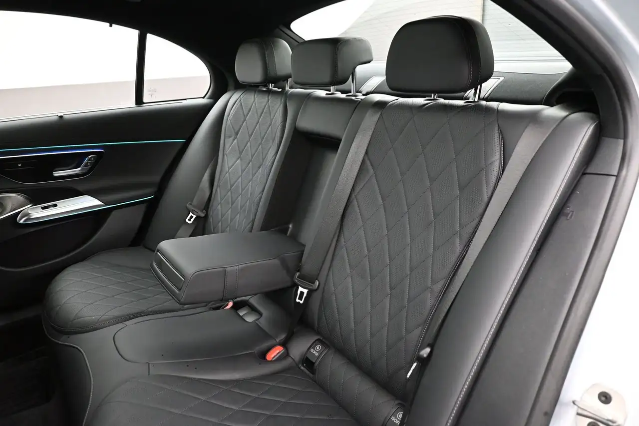 Mercedes-Benz E-Class fotografie Mercedes-Benz E-Class