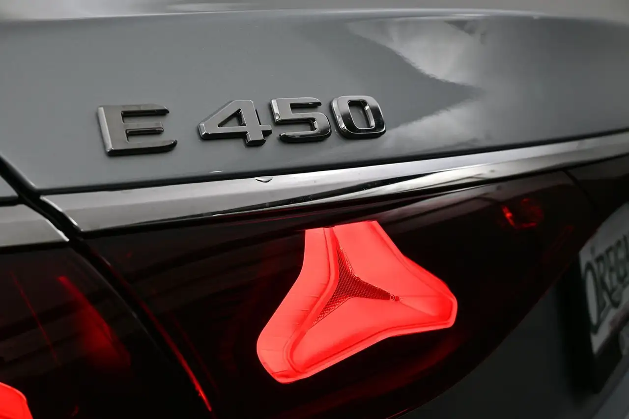 Mercedes-Benz E-Class fotografie Mercedes-Benz E-Class