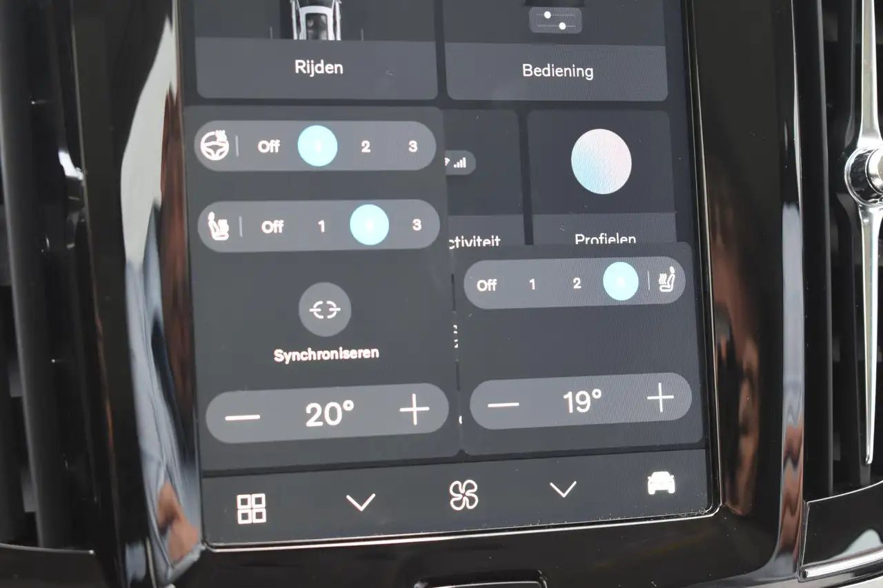 Volvo V90 T8 455PK Plug-in hybrid AWD Ultra Dark / Adaptive, миниатюра 12