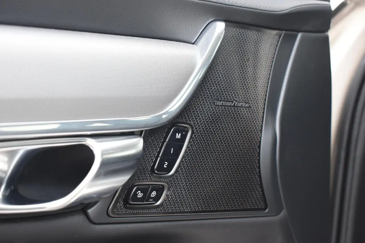 Volvo V90 T8 455PK Plug-in hybrid AWD Ultra Dark / Adaptive, миниатюра 21