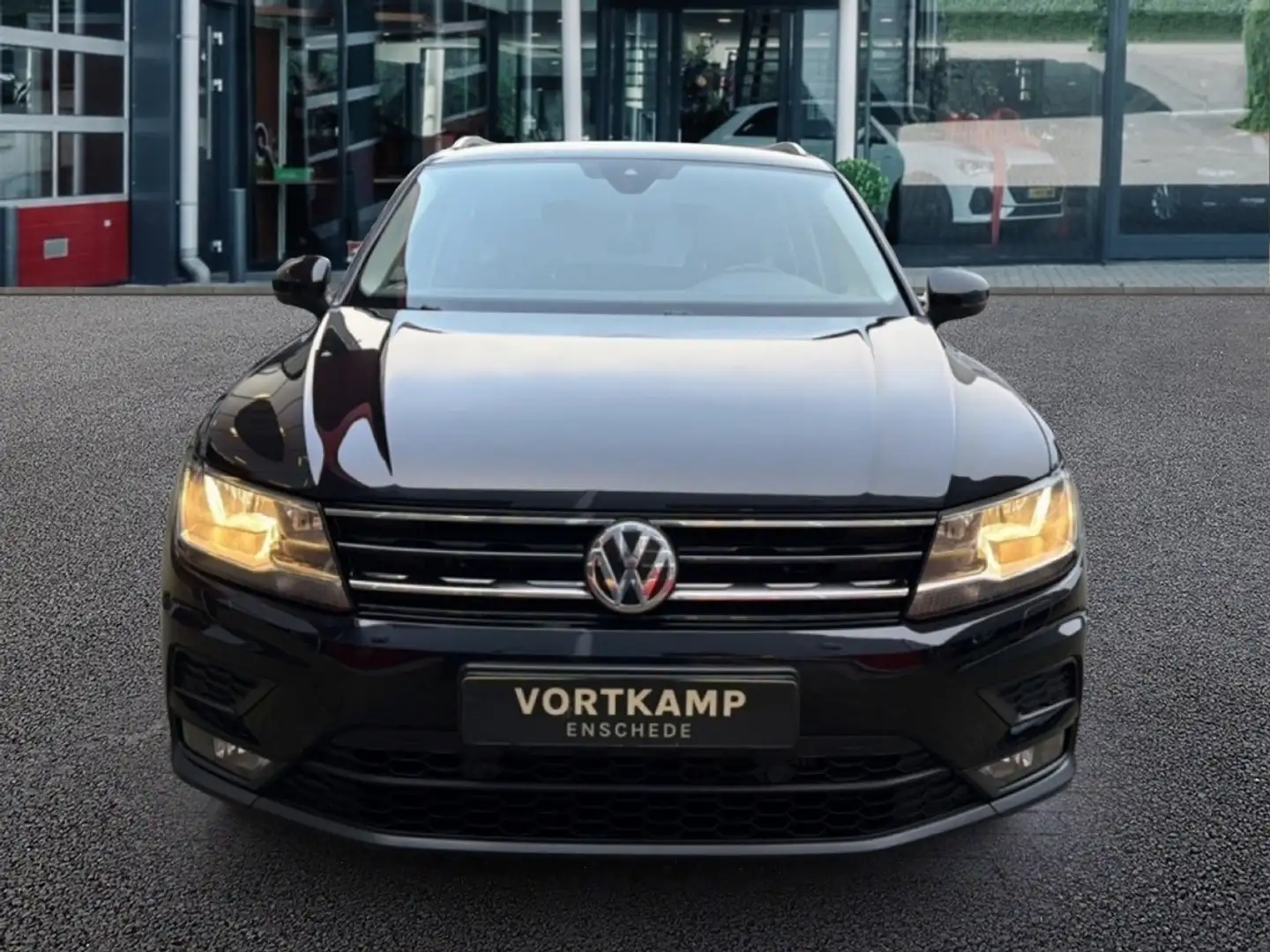 Volkswagen Tiguan 2.0 TDI DSG COMFORTLINE TREKHAAK/PDC/ACC/STOELVERW Schwarz - 2