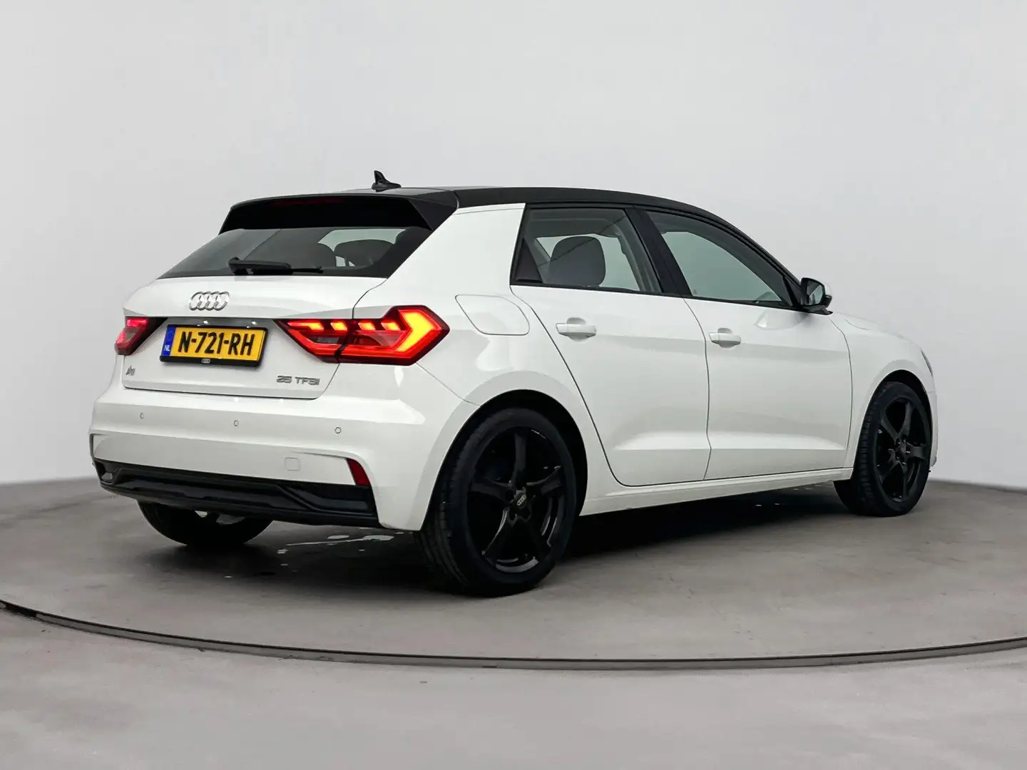 Audi A1 Sportback 25 TFSI Aut. | Unieke km-stand! | Stoelv Blanco - 2