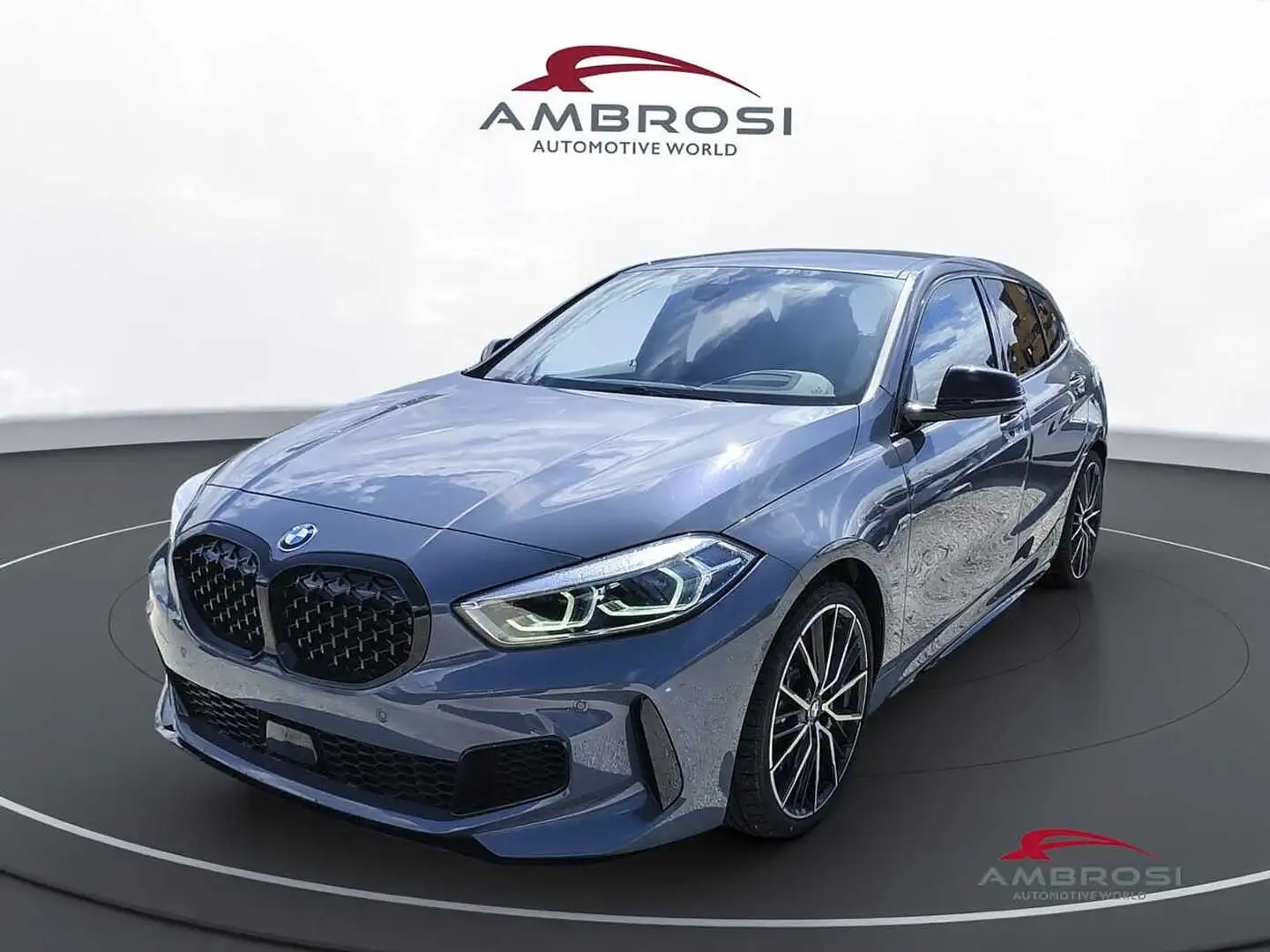 BMW 135 M135 5-Türer M135i xDrive Innovation package Mspor Gris - 1