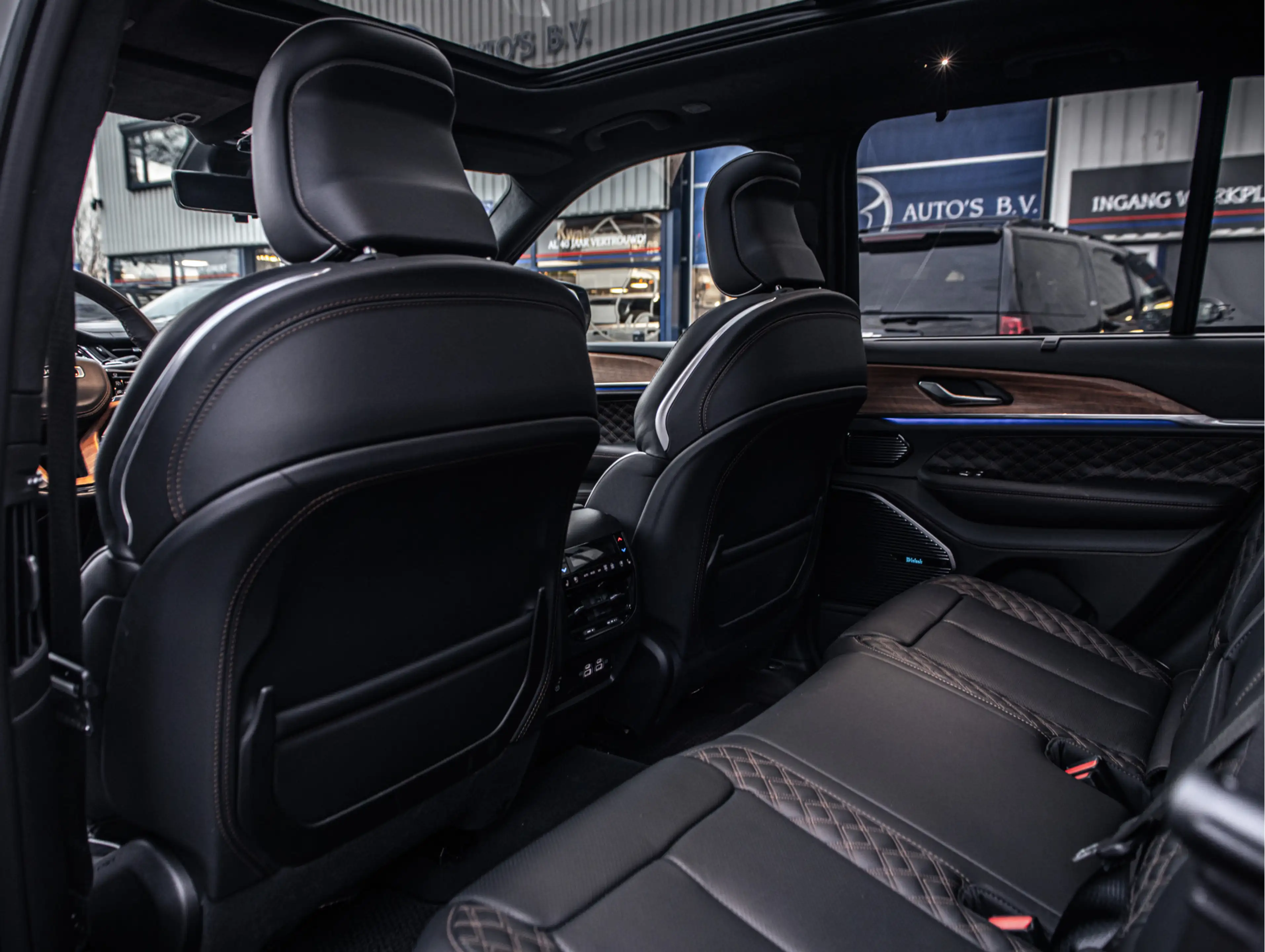 Jeep Grand Cherokee | 2.0 Summit Reserve 380 PK | 4xe hybrid | Black E — photo 14