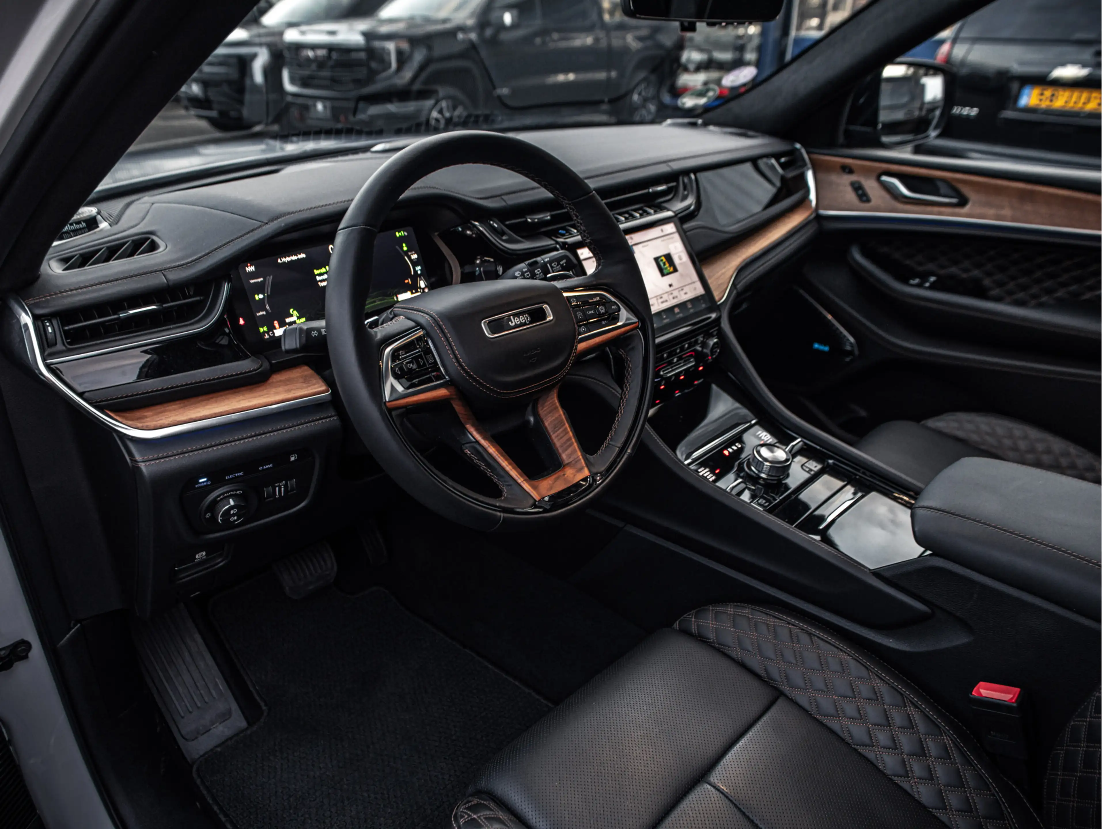 Jeep Grand Cherokee | 2.0 Summit Reserve 380 PK | 4xe hybrid | Black E — photo 11