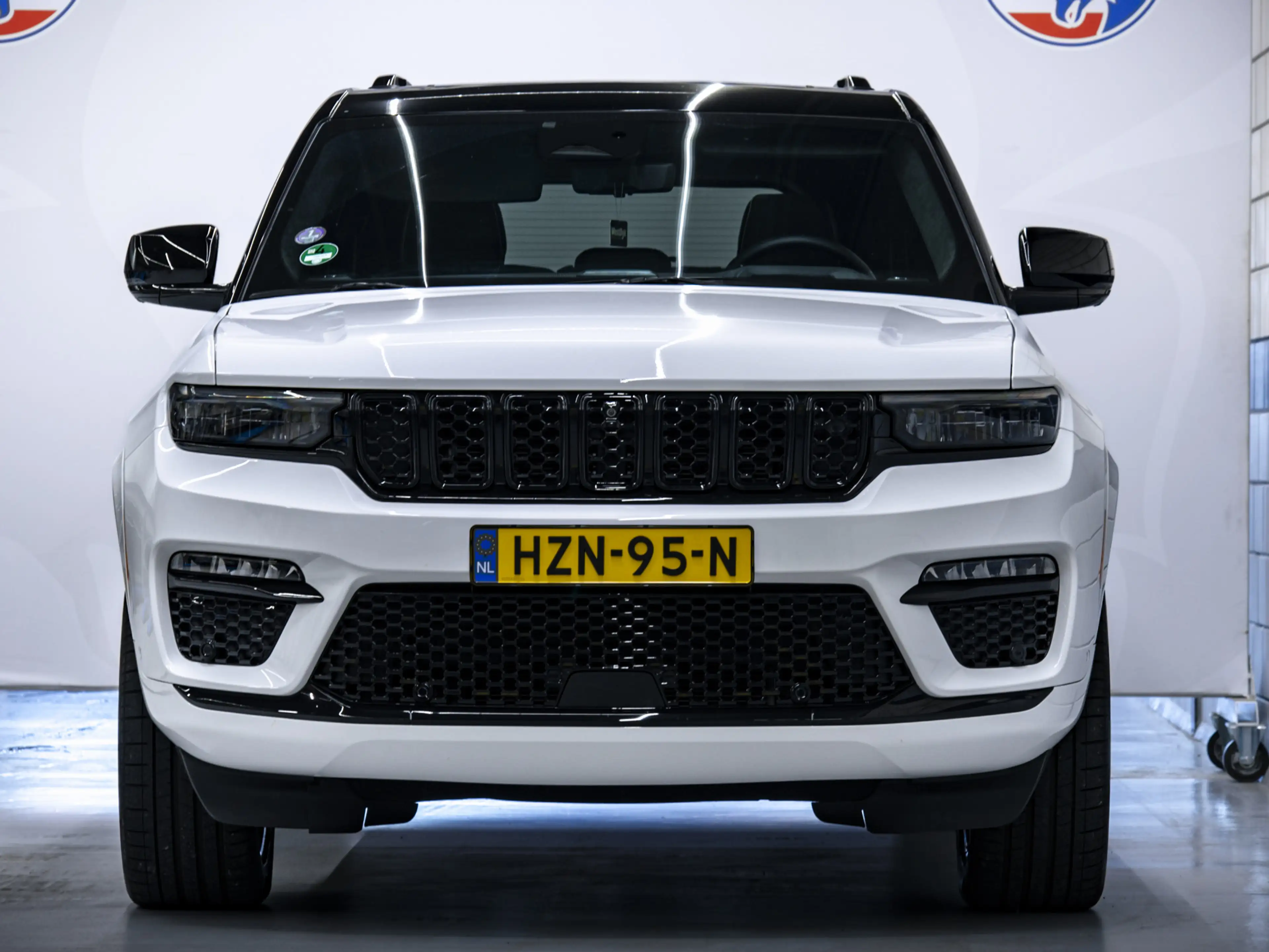 Jeep Grand Cherokee | 2.0 Summit Reserve 380 PK | 4xe hybrid | Black E — photo 5