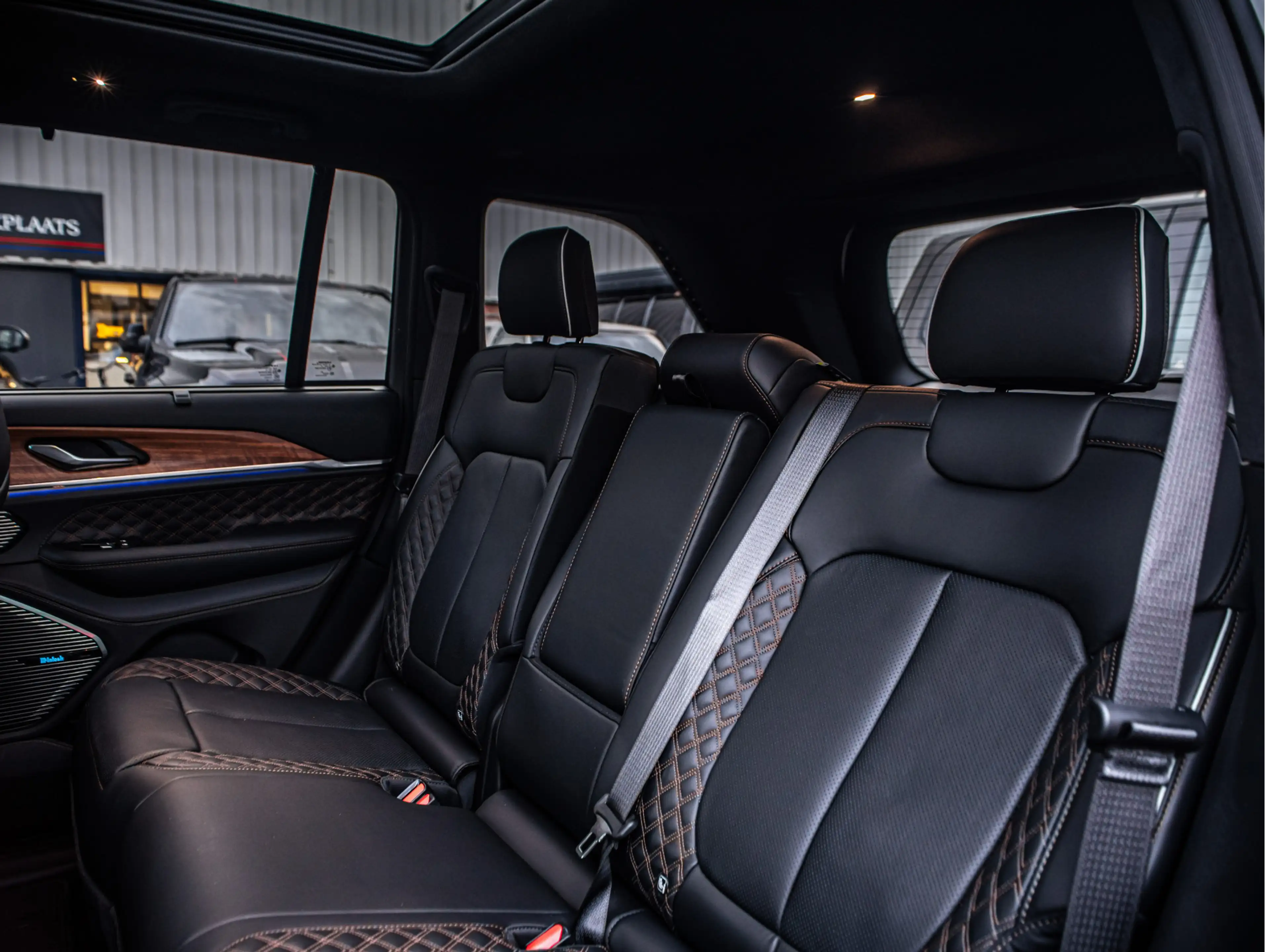 Jeep Grand Cherokee | 2.0 Summit Reserve 380 PK | 4xe hybrid | Black E — photo 13