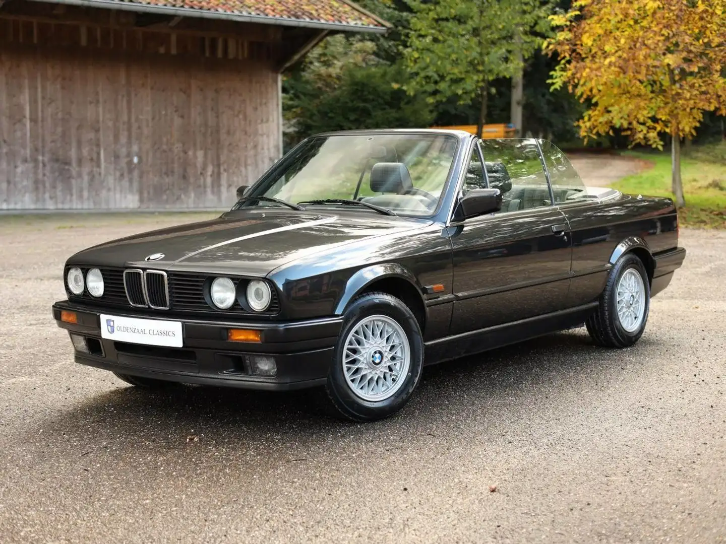 BMW 320 320i Cabriolet Noir - 1