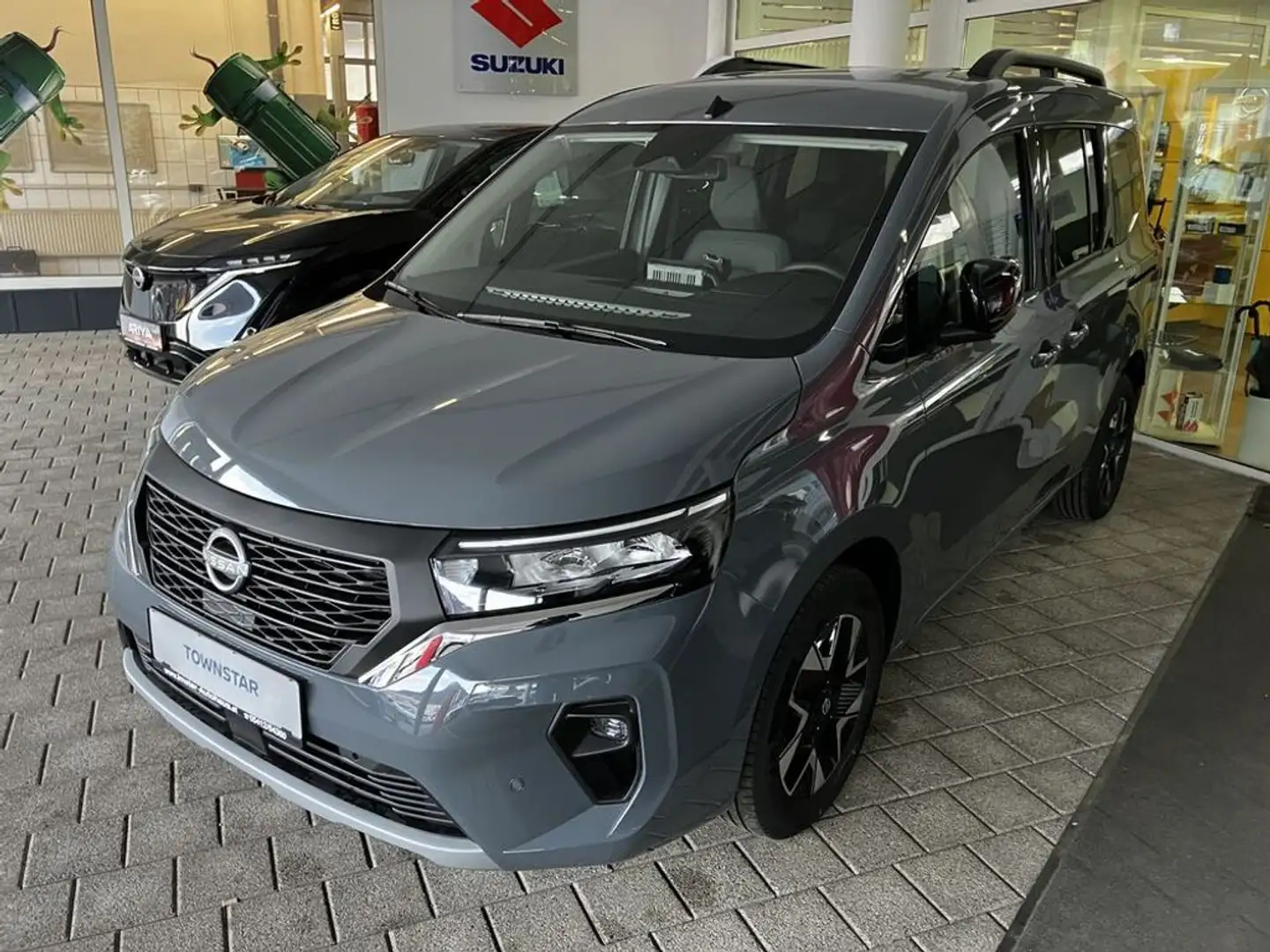 Nissan Townstar L1 DIG-T 130 Tekna 6MT Grau - 1