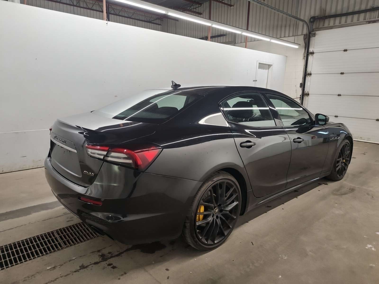 2022 Maserati Ghibli Modena Q4 3.0L AWD | Clean Carfax — снимка 1