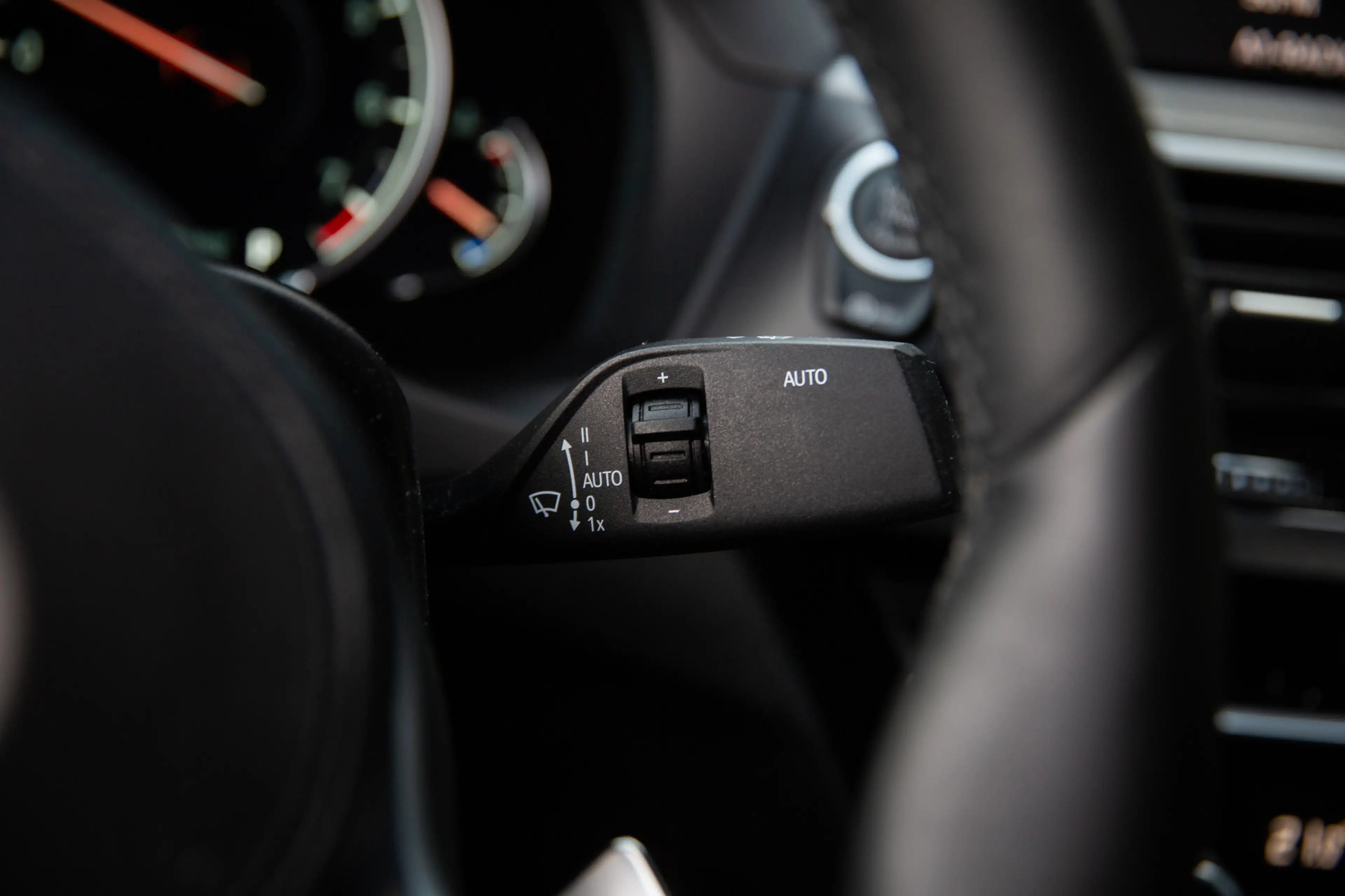 BMW X4 xDrive20i High Executive M-Sport , Head-up Display — photo 14