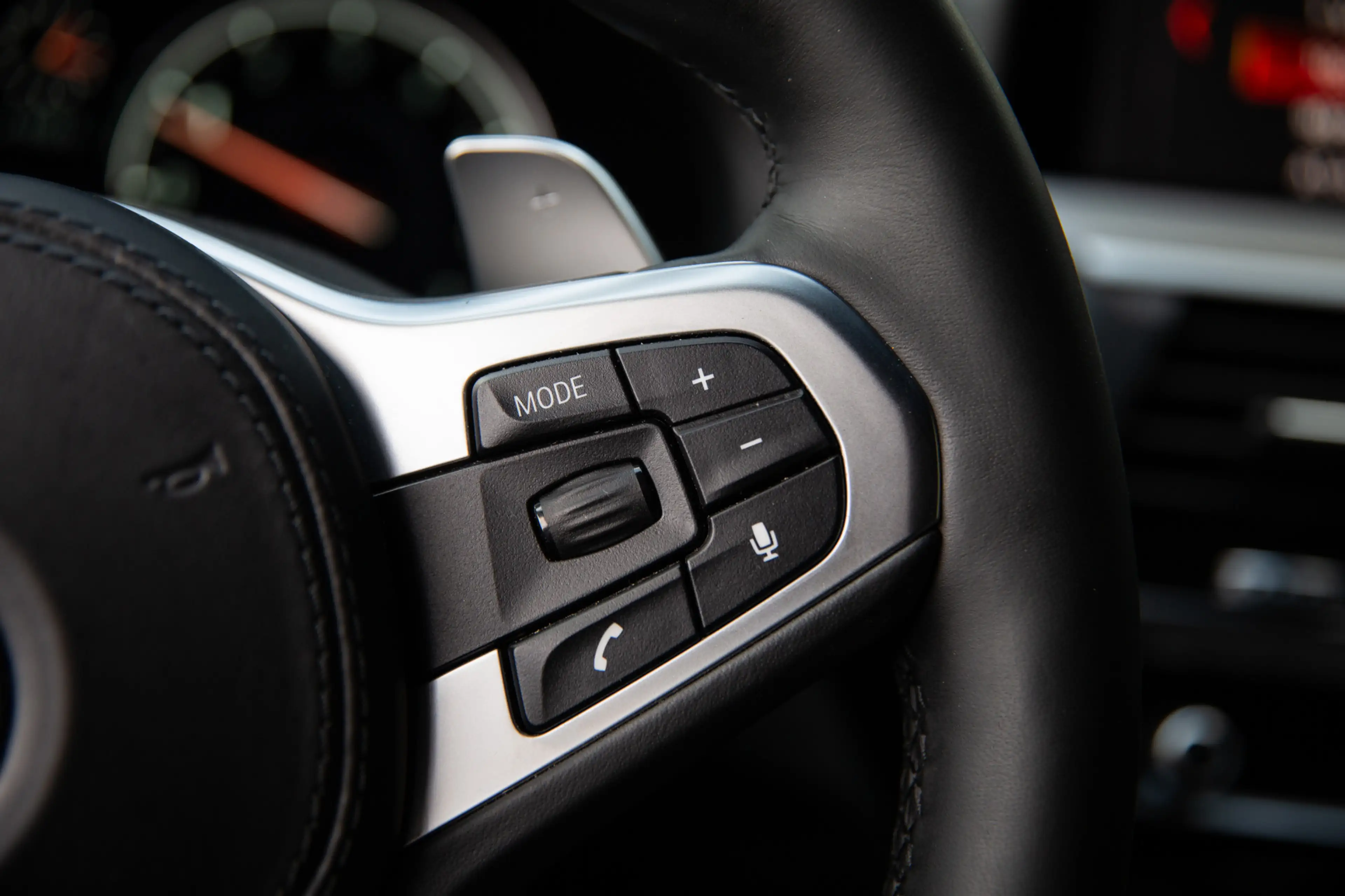BMW X4 xDrive20i High Executive M-Sport , Head-up Display — photo 13