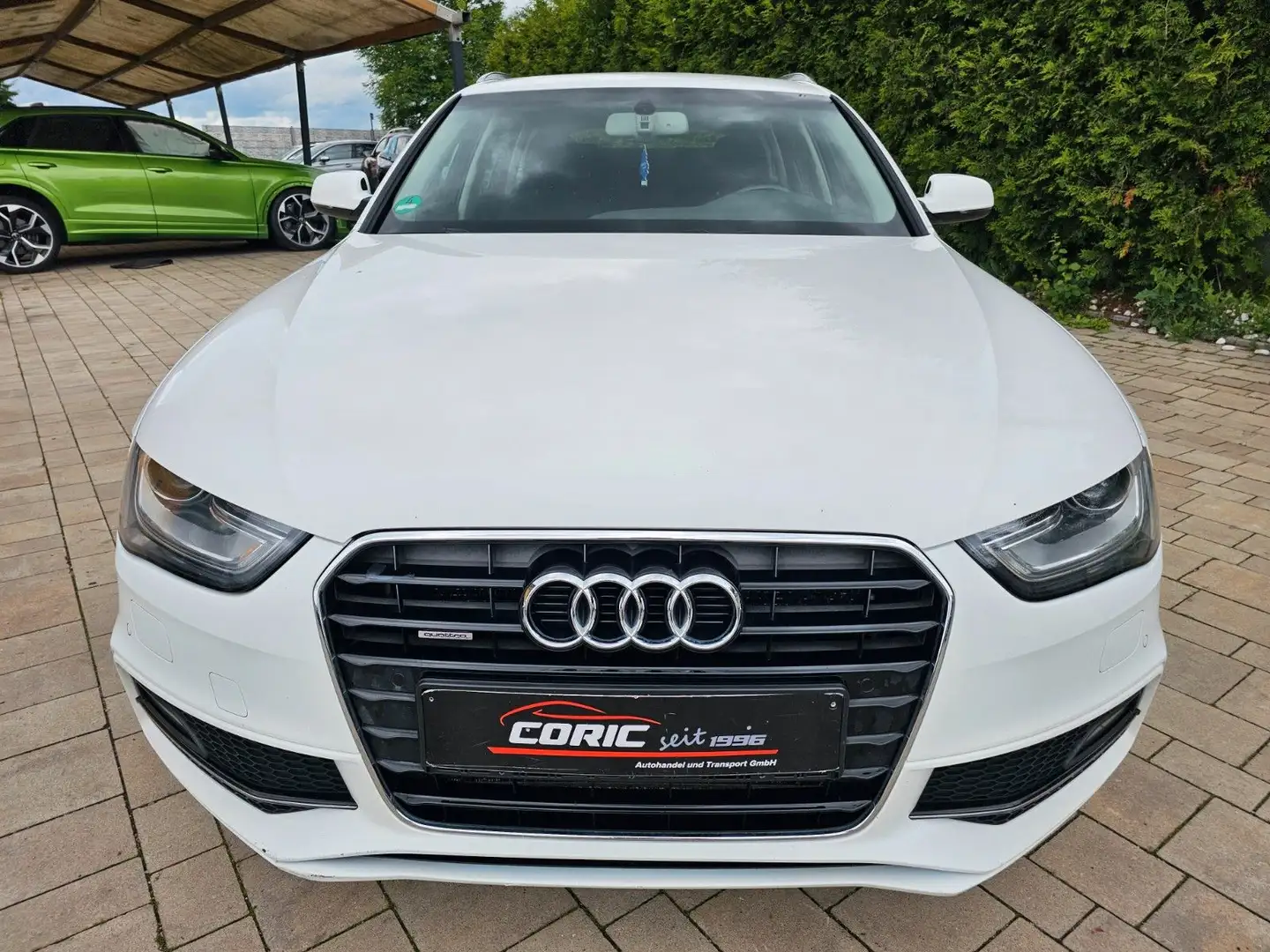 Audi A4 Avant quattro / Kühlwasser im Motor gelaufen. Bianco - 1