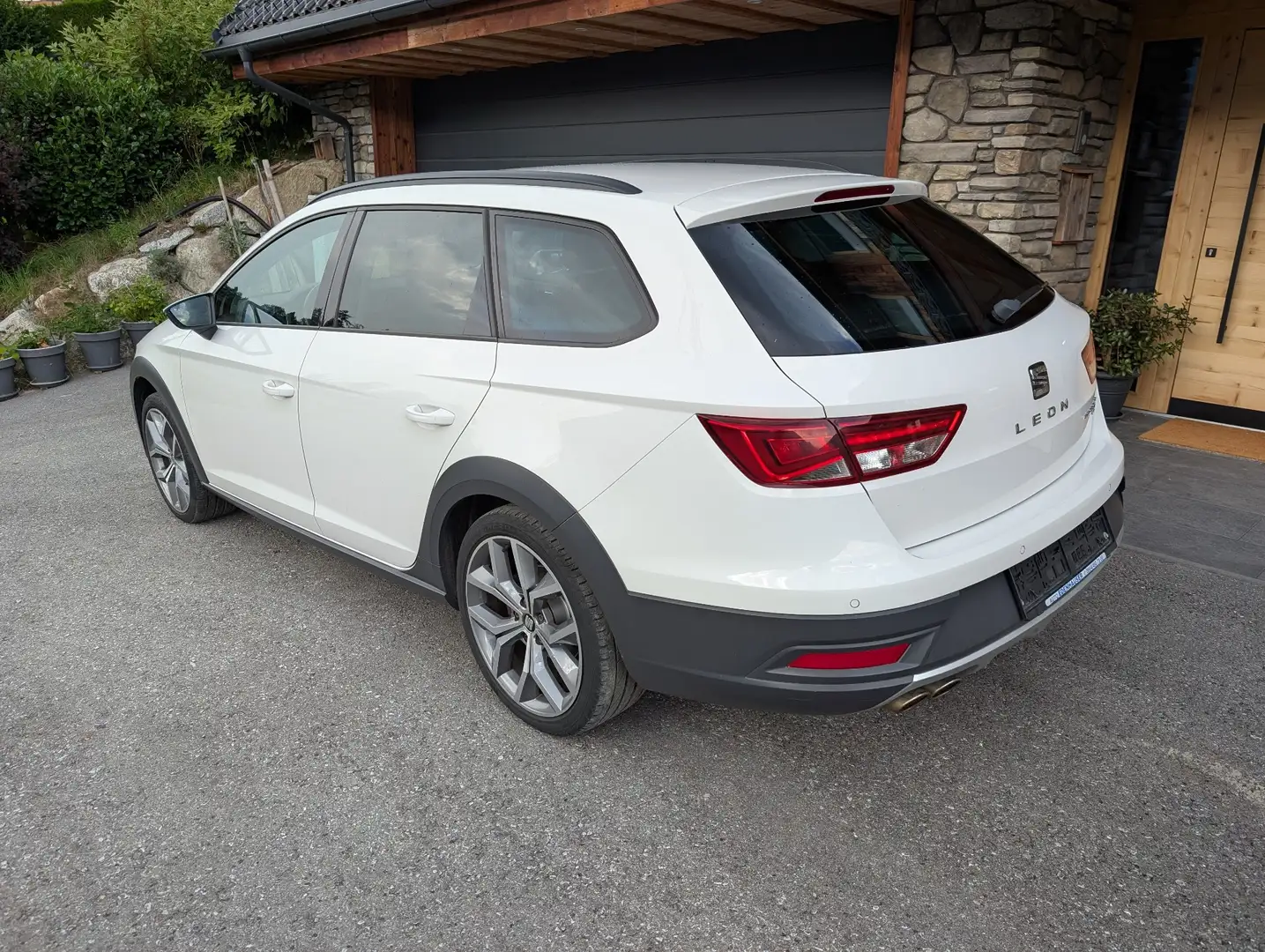 SEAT Leon ST 2.0 TDI Start&Stop 4Drive X-Perience - 2