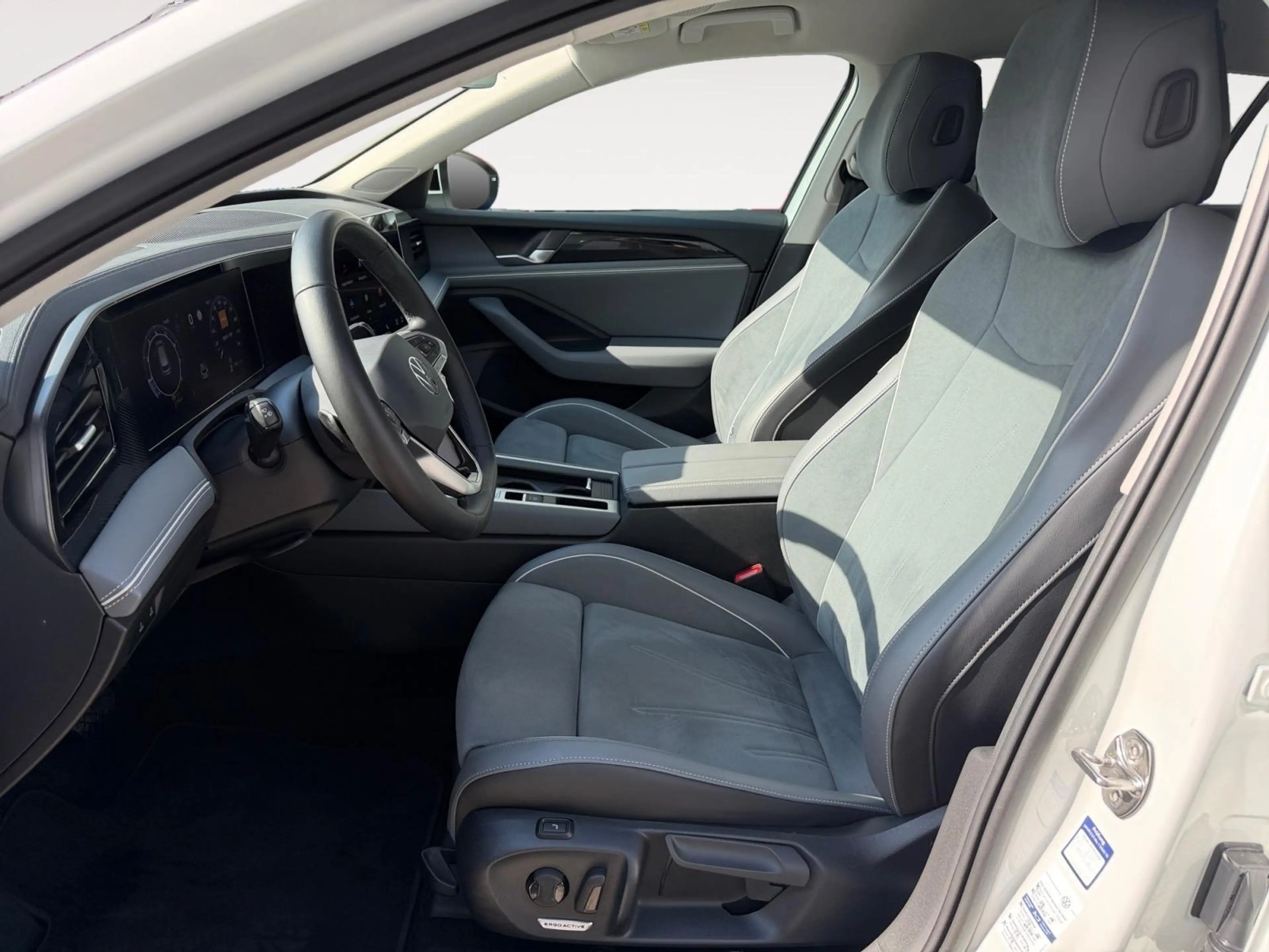 Volkswagen Passat Variant 1.5 eTSI Business HUD | DCC | ACC — photo 6