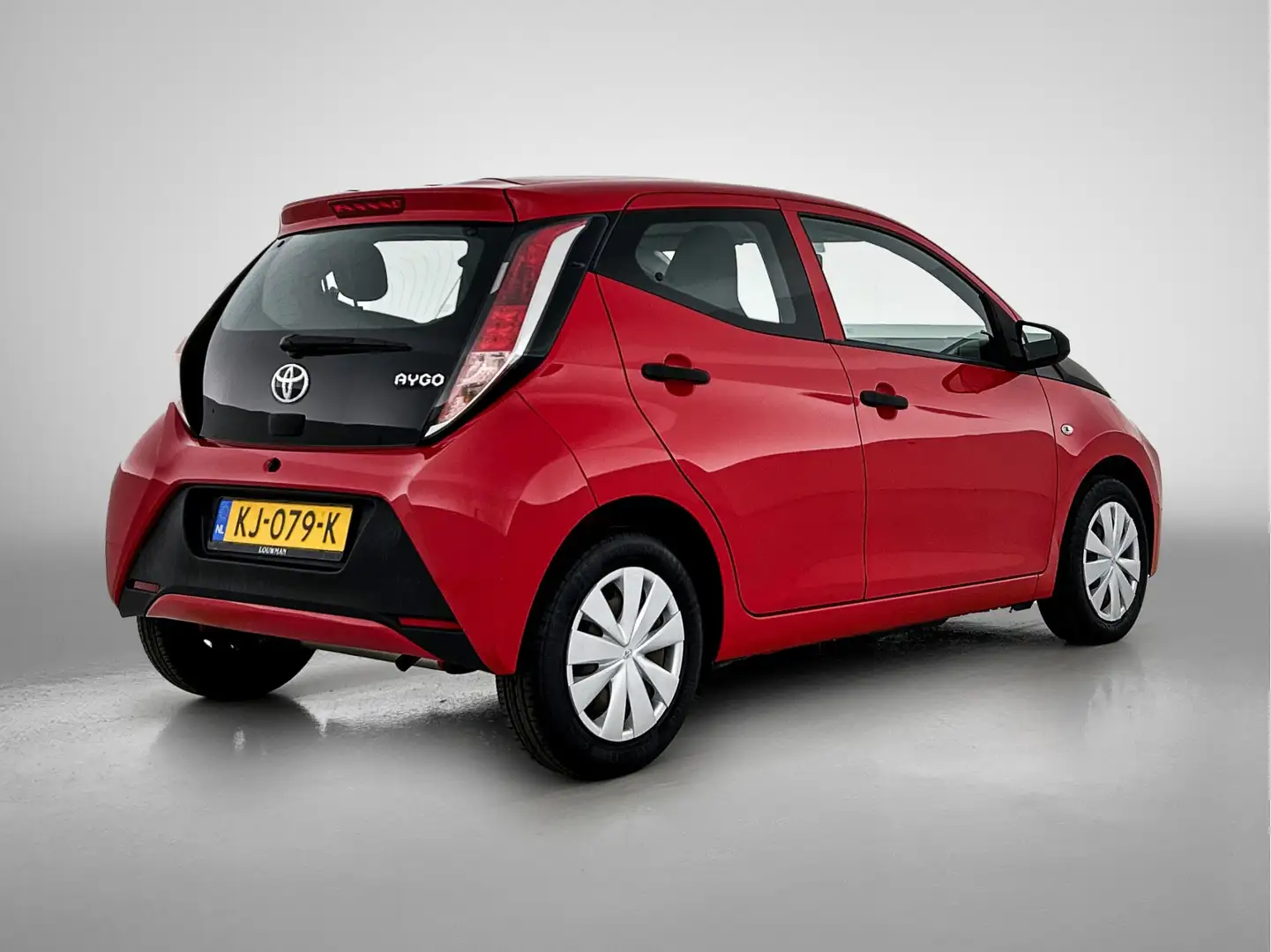 Toyota Aygo 1.0 VVT-i x-now | Cruise control | Stuurbekrachtig Rot - 2