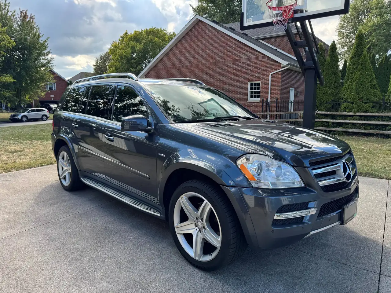Mercedes-Benz GL-Class снимка Mercedes-Benz GL-Class
