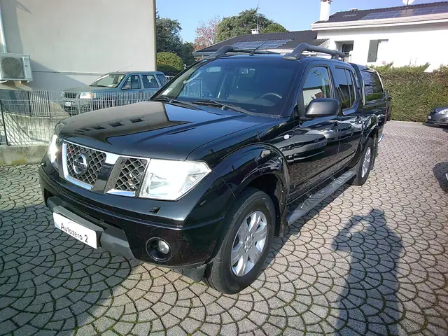 Nissan Navara Navara d.cab 2.5 dci LE 174cv 4x4 gancio hard top