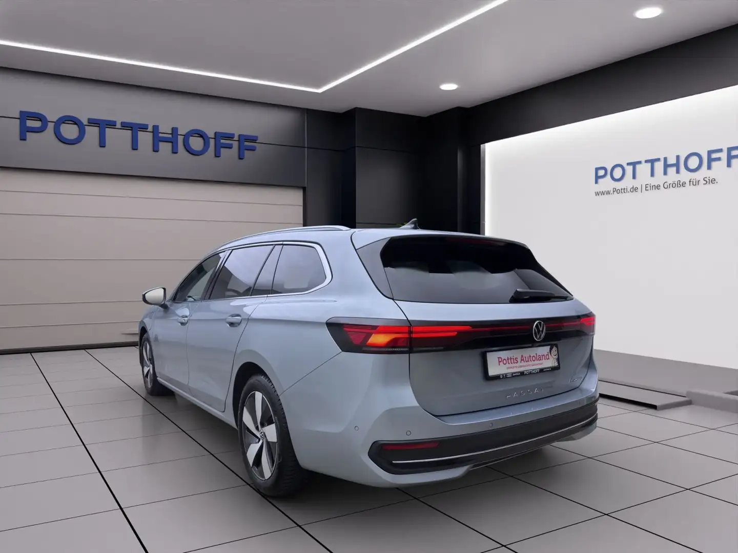 Volkswagen Passat Variant 1.5 TSI eHybrid DSG BUSINESS AHK Silber - 2