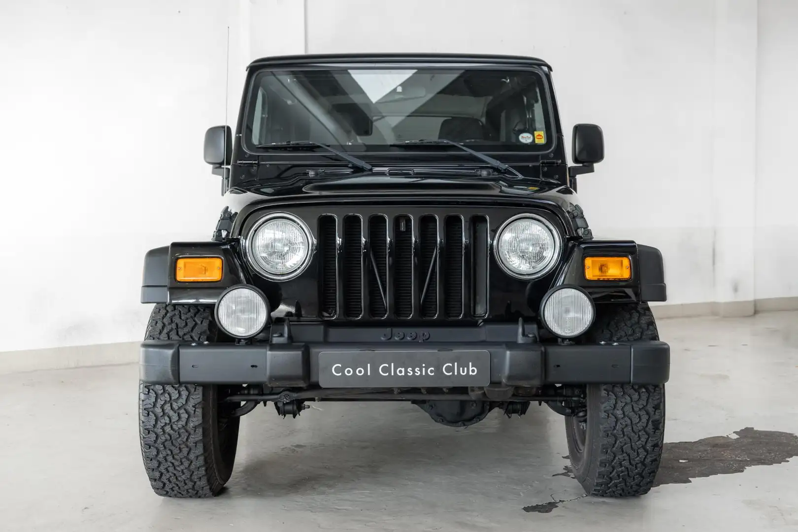 Jeep Wrangler TJ LWB - Low Mileage - EU Delivered - Zwart - 2