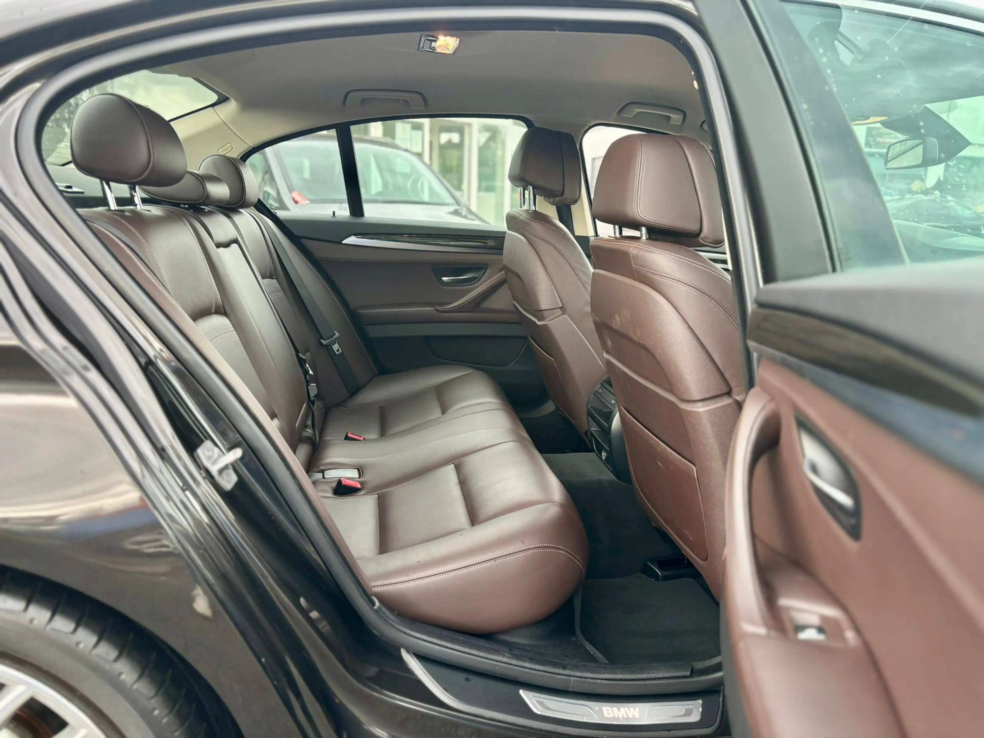 BMW 525 525d xDrive Lim. "Luxury Line" — photo 14