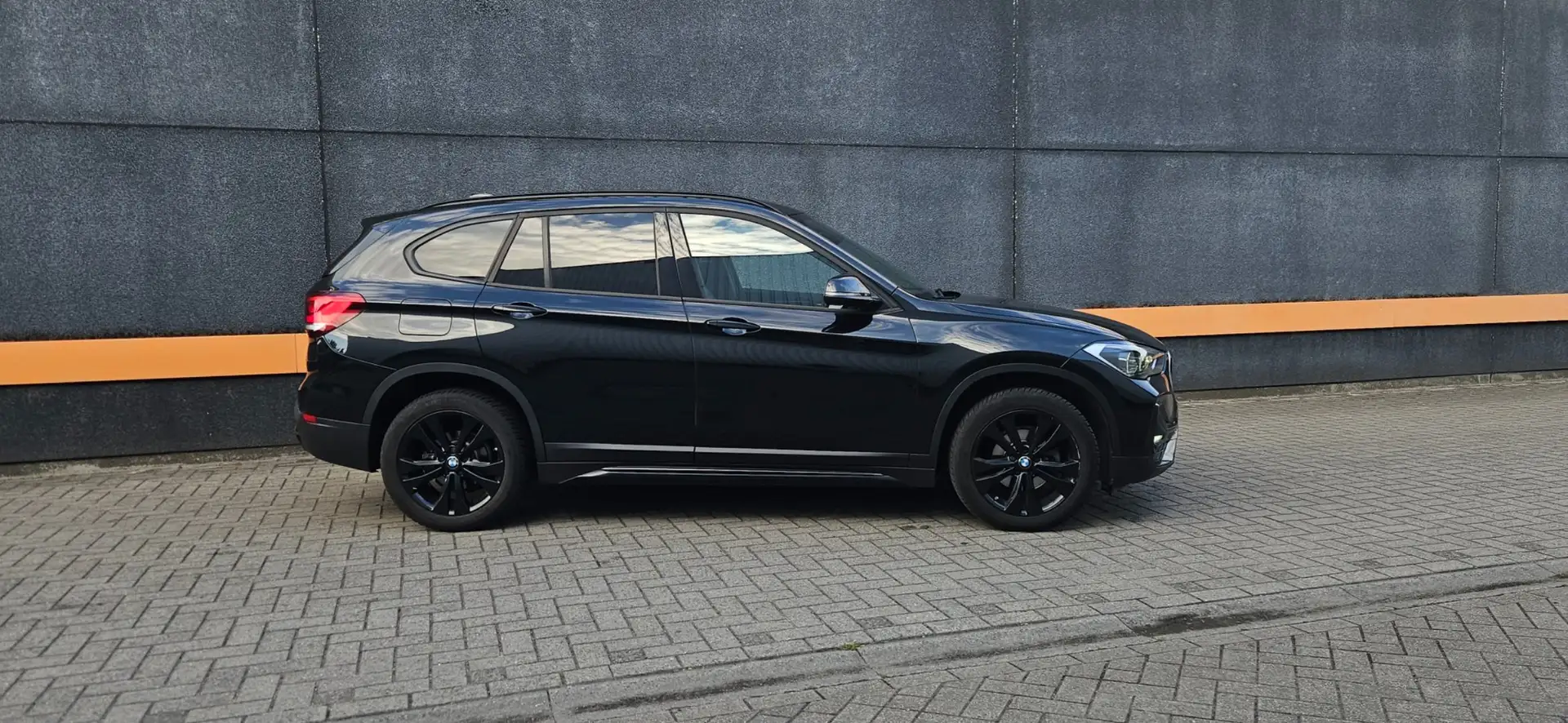 BMW X1 SDrive16d Aut./SPORT LINE/LEDER/LED/FUL BLACK PACK Noir - 2
