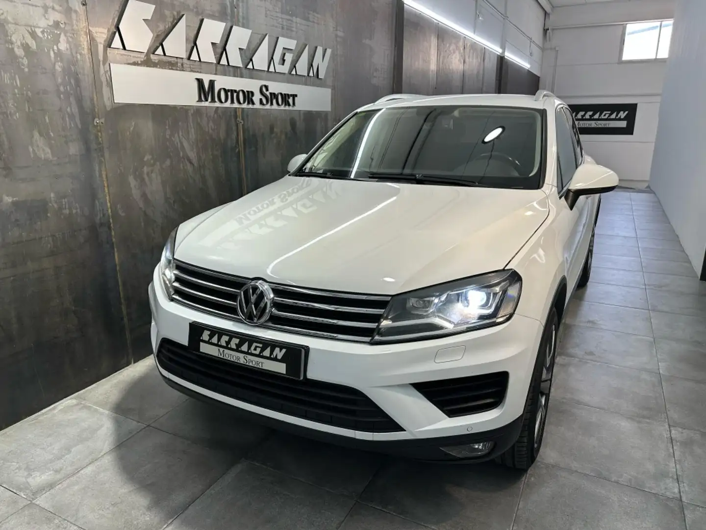 Volkswagen Touareg 3.0TDI V6 BMT 150kW Tiptronic Blanco - 1