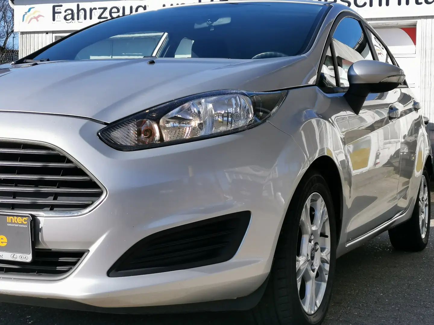 Ford Fiesta Sync Edition*Sitzheizung*Klima*Isofix*Service NEU Grau - 2