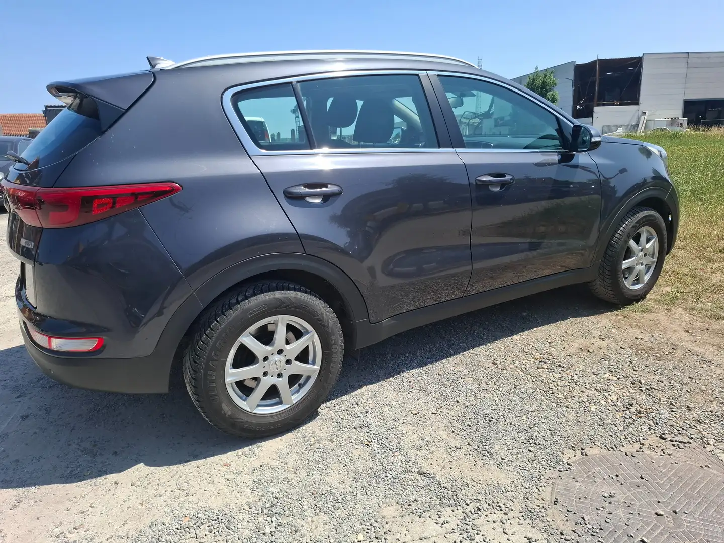 Kia Sportage 1.7 CRDI DYNAMIQUE 1ER PROPRIÉTAIRE ETAT TOP Gris - 2