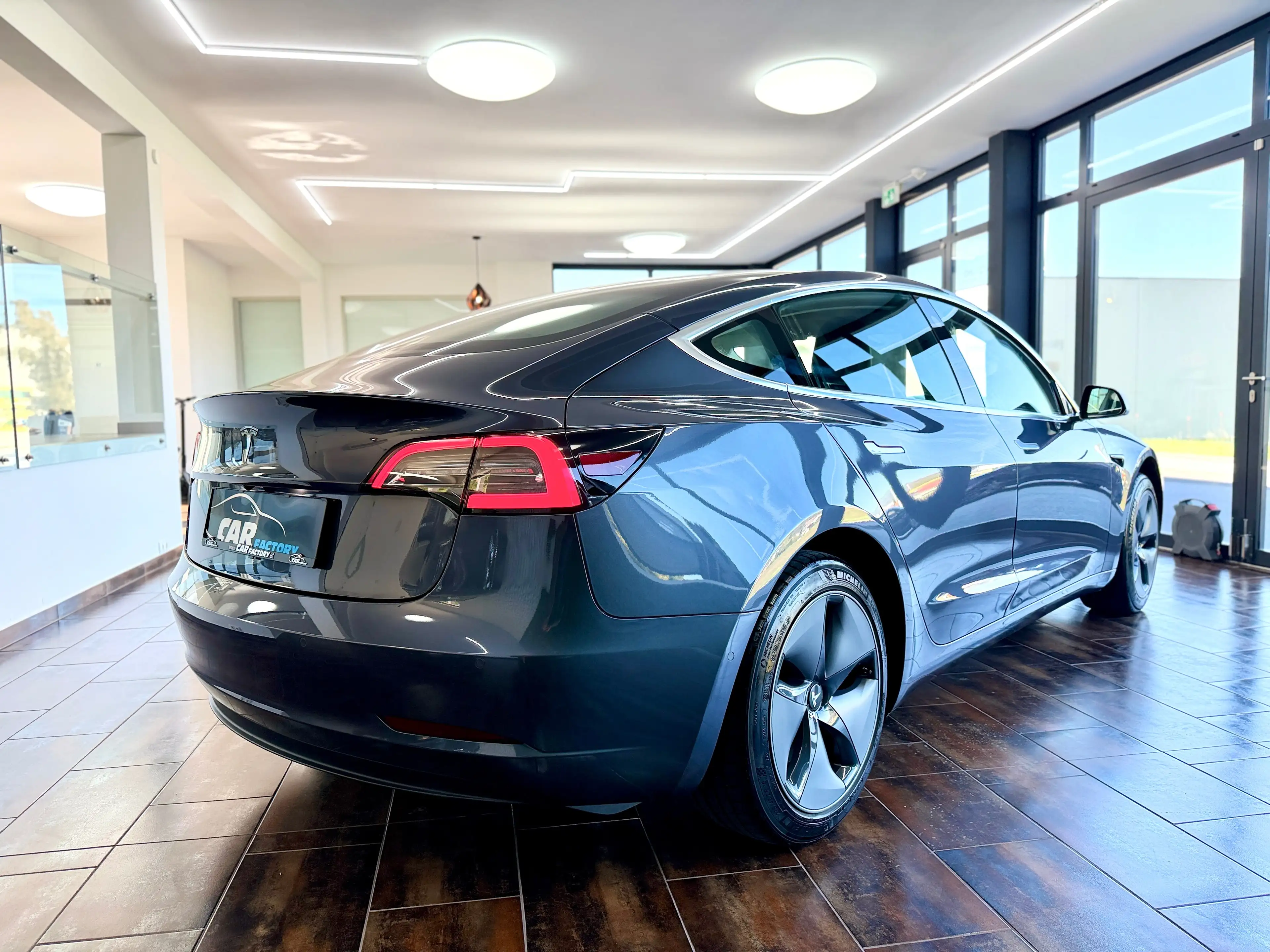Tesla Model 3 Model 3 Standart Range PLUS * 18 ZOLL * WENIG KM * TOP ZUSTAND * — photo 5