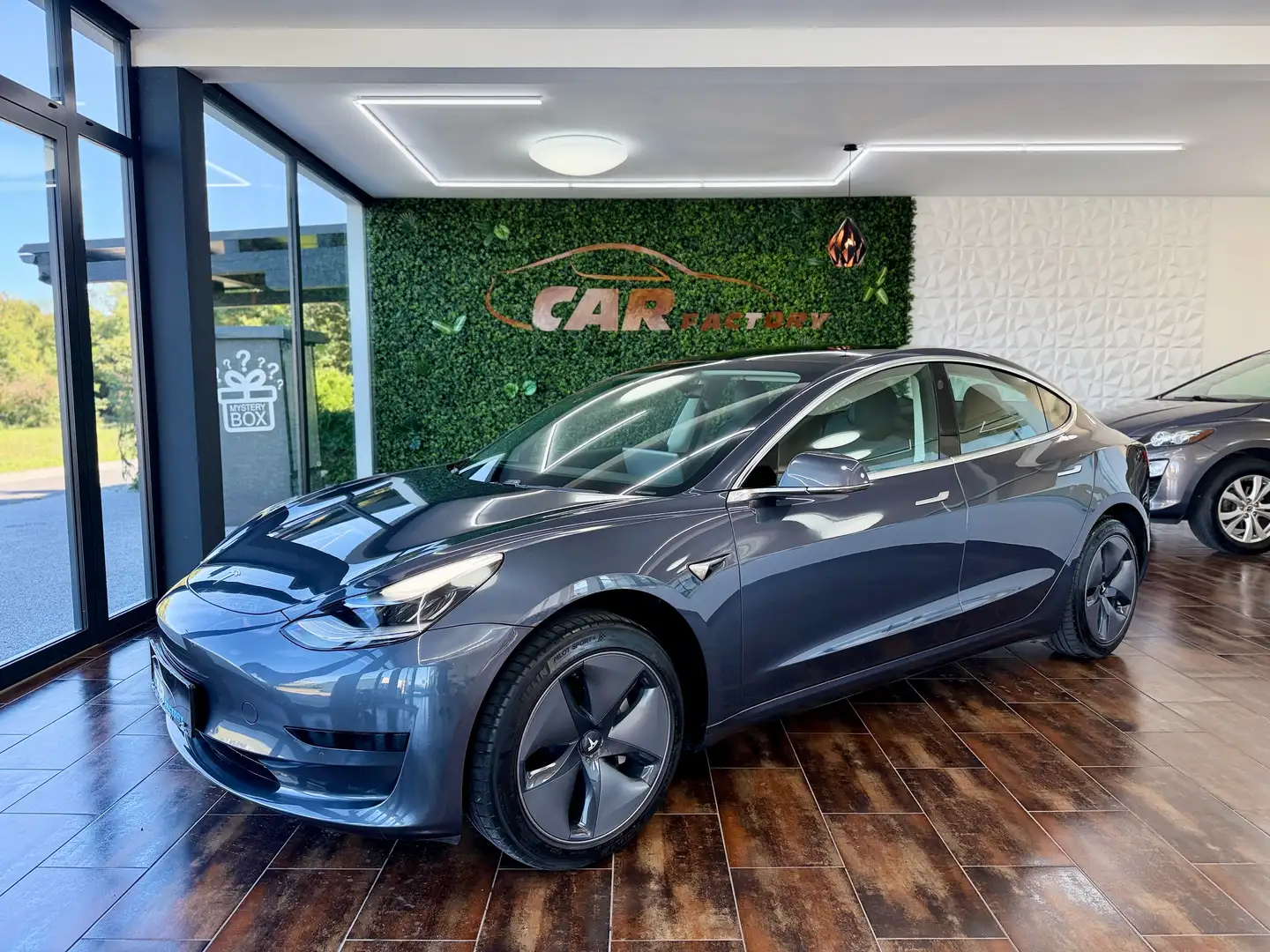 Tesla Model 3 Model 3 Standart Range PLUS * 18 ZOLL * WENIG KM * TOP ZUSTAND * Grau - 2
