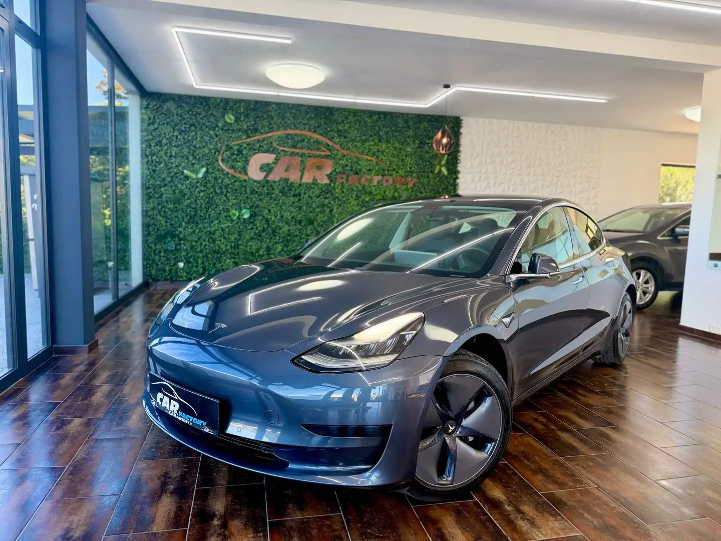 Tesla Model 3 Model 3 Standart Range PLUS * 18 ZOLL * WENIG KM * TOP ZUSTAND * Grau - 1