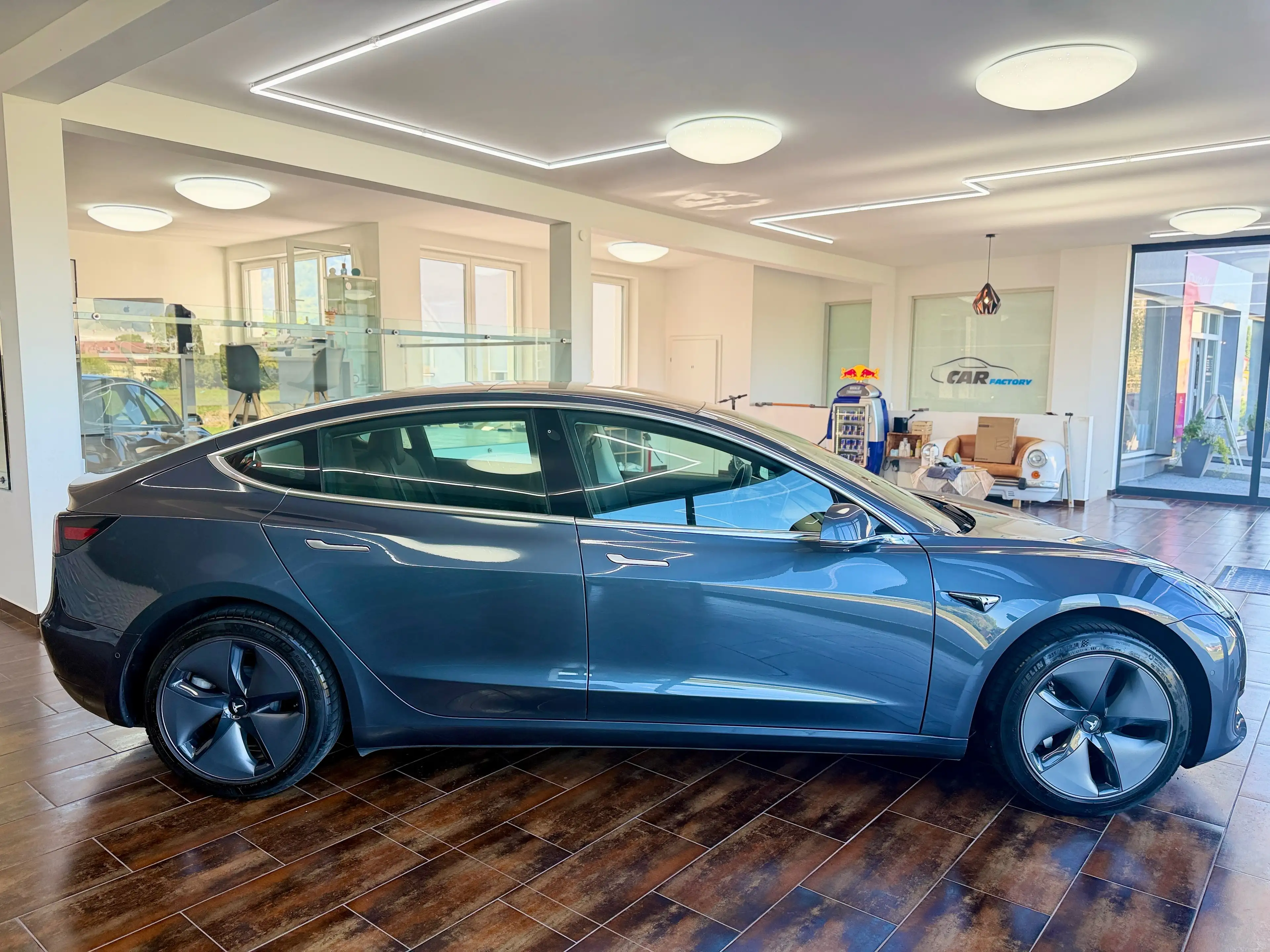 Tesla Model 3 Model 3 Standart Range PLUS * 18 ZOLL * WENIG KM * TOP ZUSTAND * — photo 4