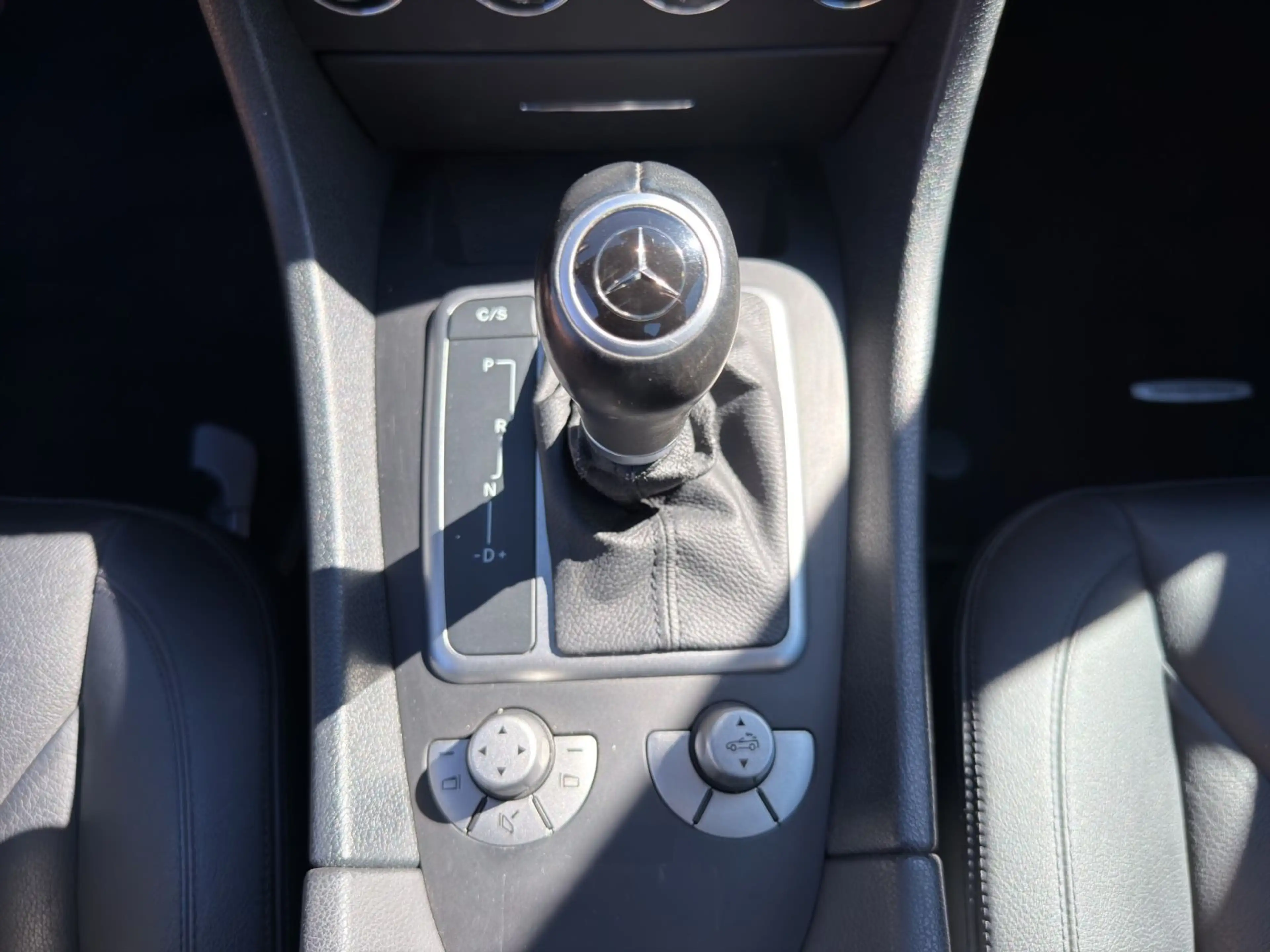 Mercedes-Benz SLK 200 Kompressor / Klimaaut. / Temp. / 2.Hand — photo 18