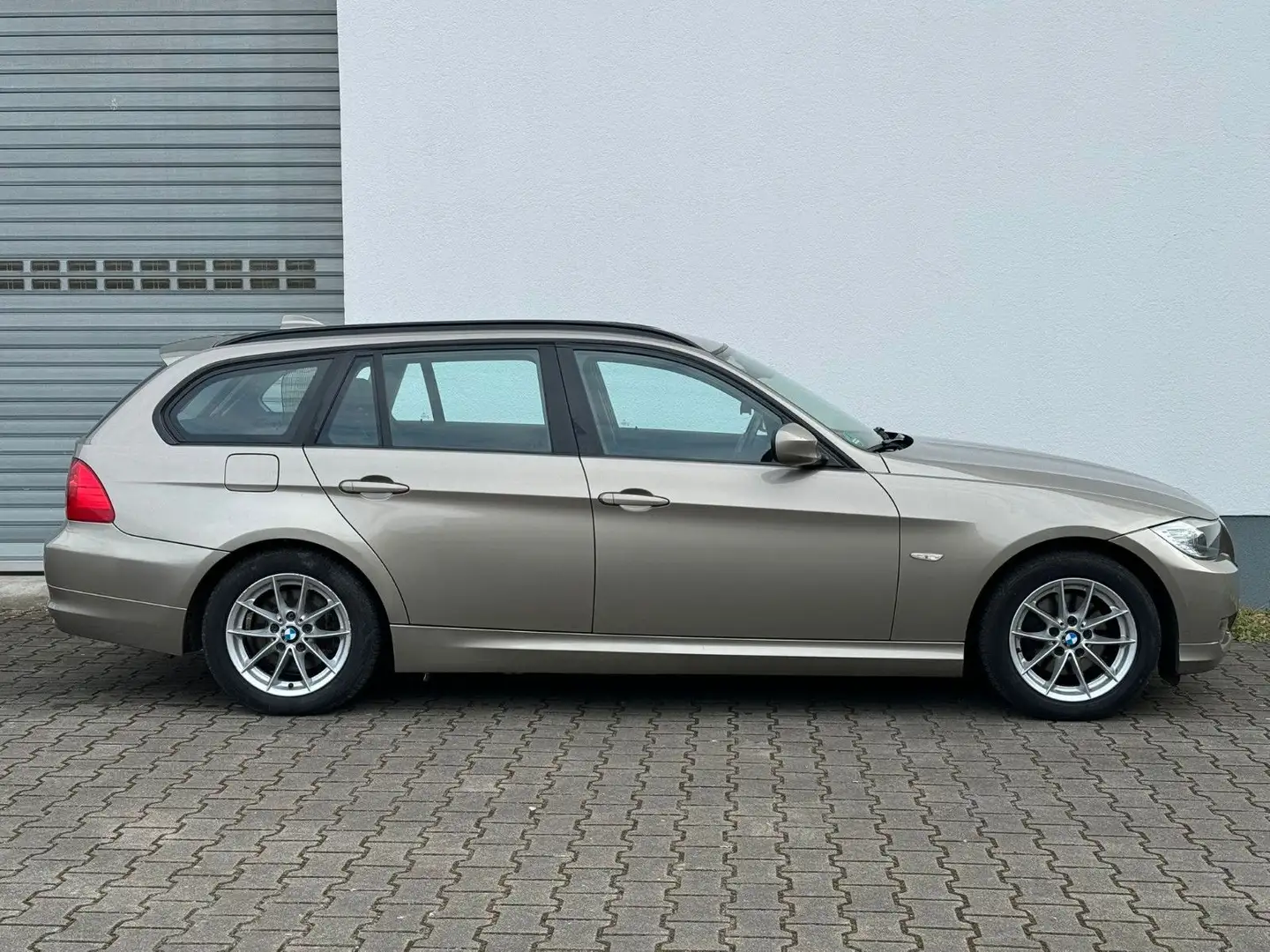 BMW 318 i Touring*TÜV neu Brun - 2